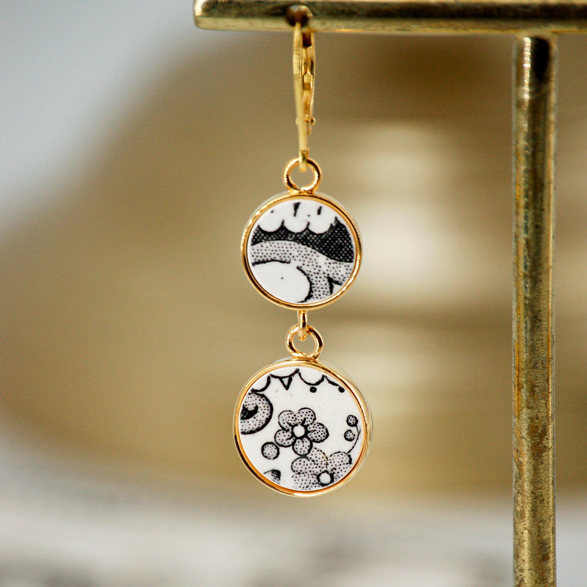 Boucles d'oreilles "Petites fleurs et arabesques", finition or