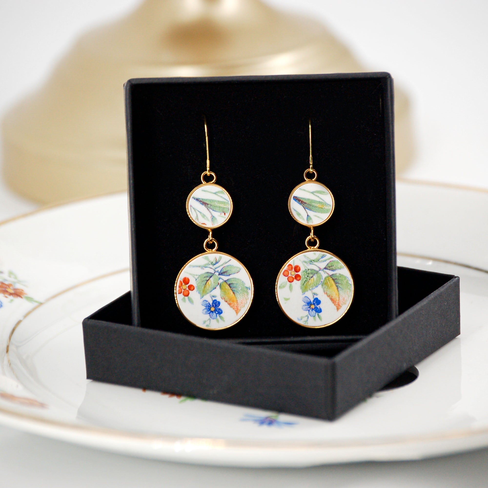 Boucles d'oreilles "Feuillage et petites fleurs délicates", finition or