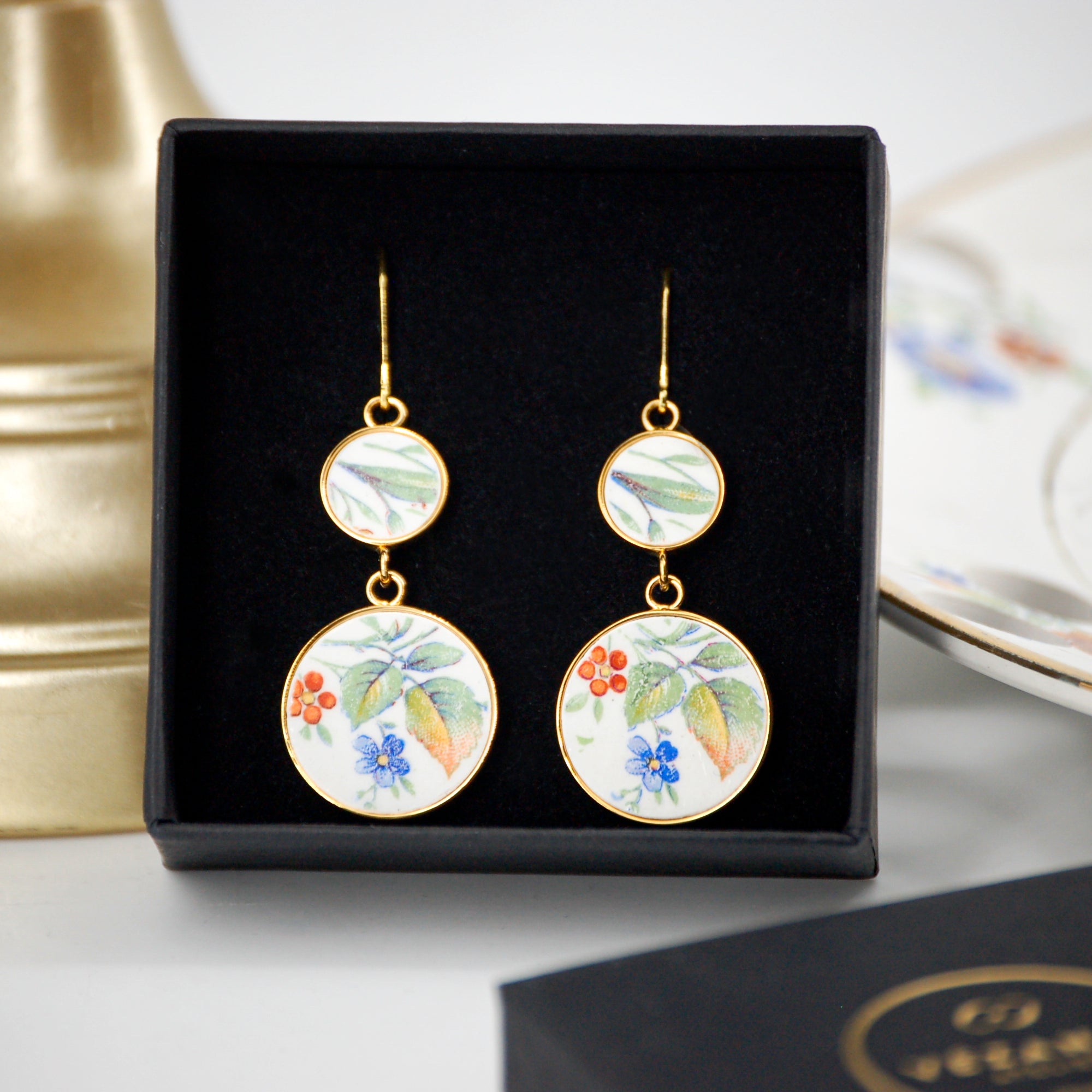 Boucles d'oreilles "Feuillage et petites fleurs délicates", finition or
