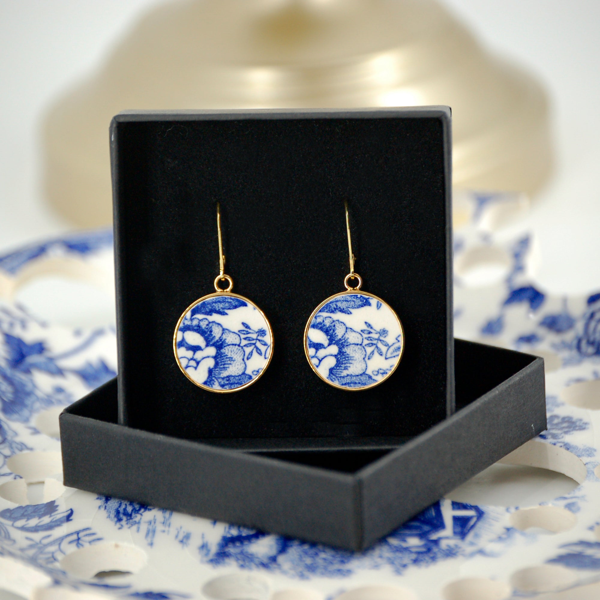 Boucles d'oreilles "Fleur bleue", finition or