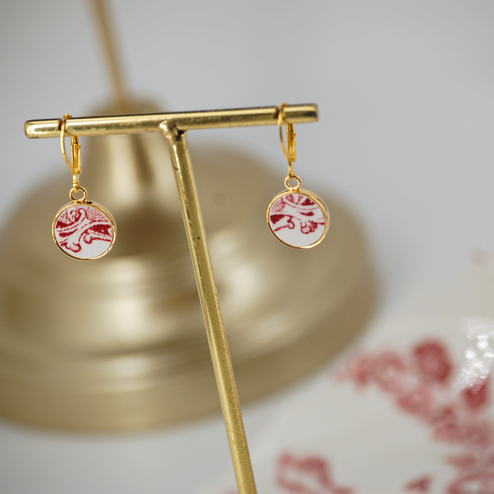 Boucles d'oreilles "Volutes en vieux rose", finition or