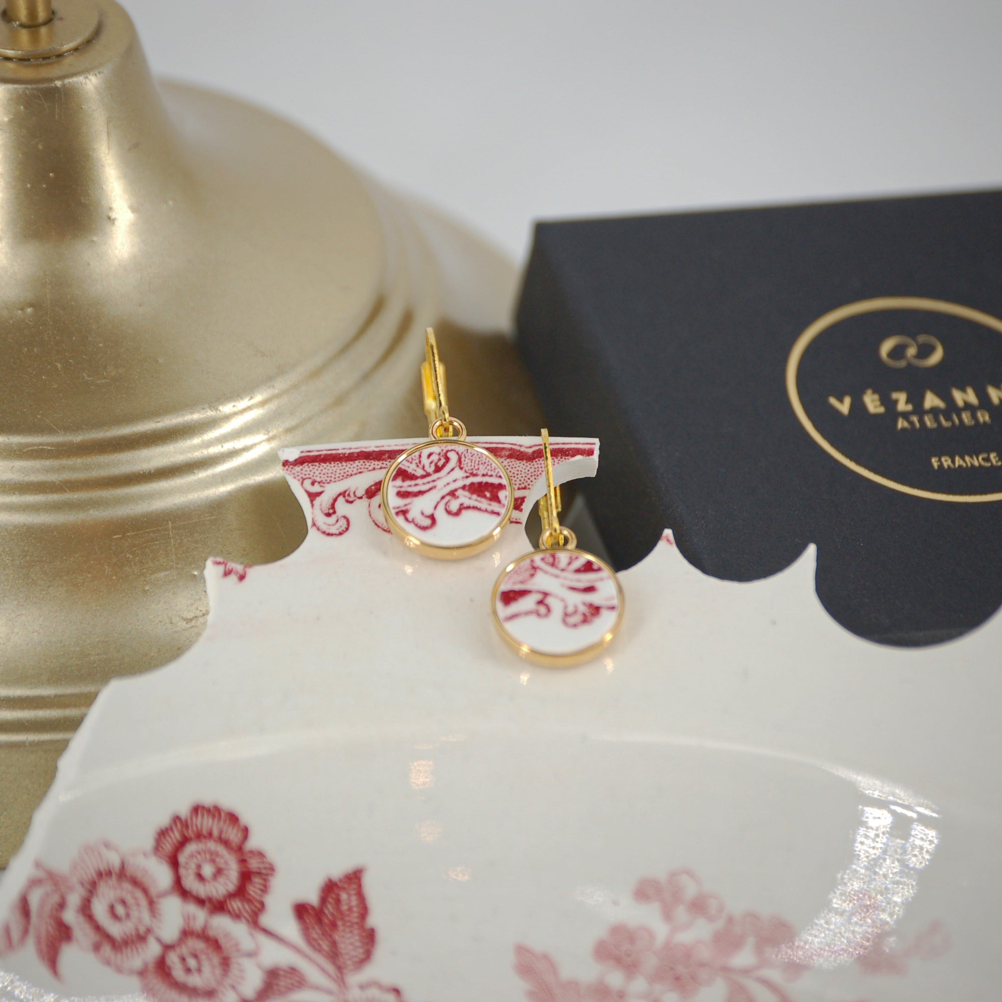 Boucles d'oreilles "Volutes en vieux rose", finition or