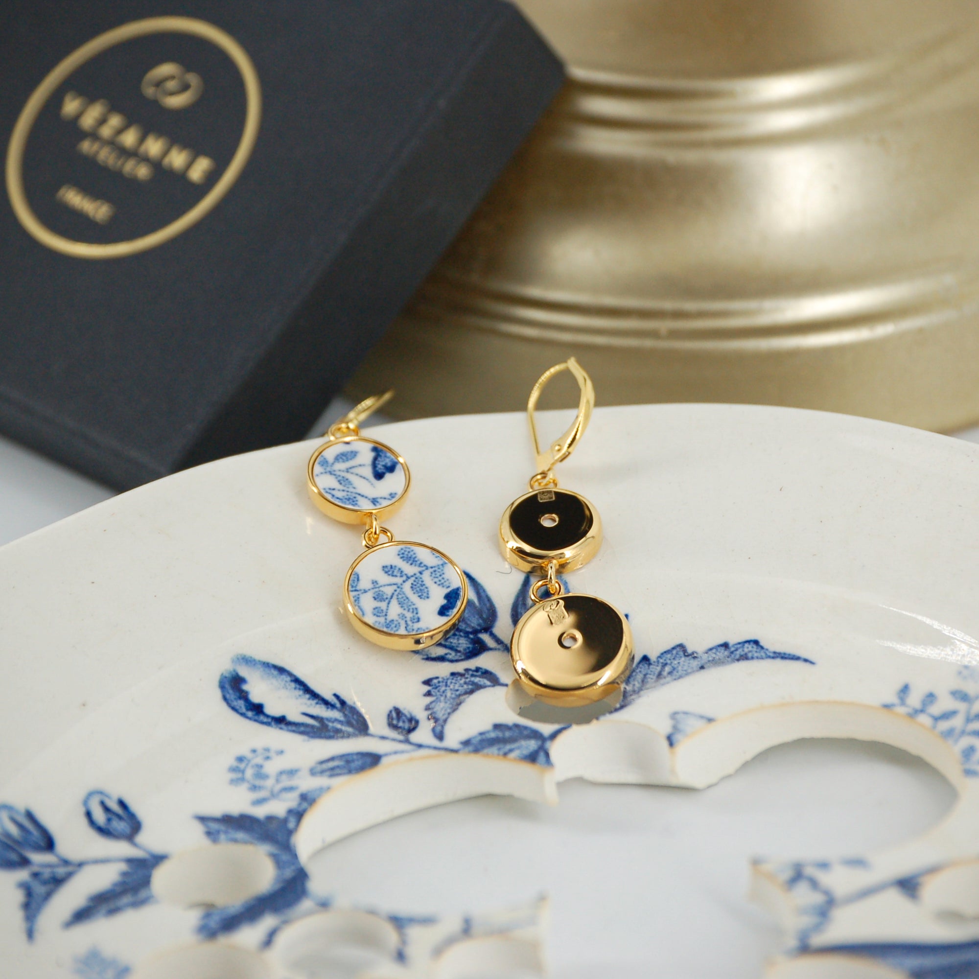 Boucles d'oreilles "Feuillage bleu", finition or