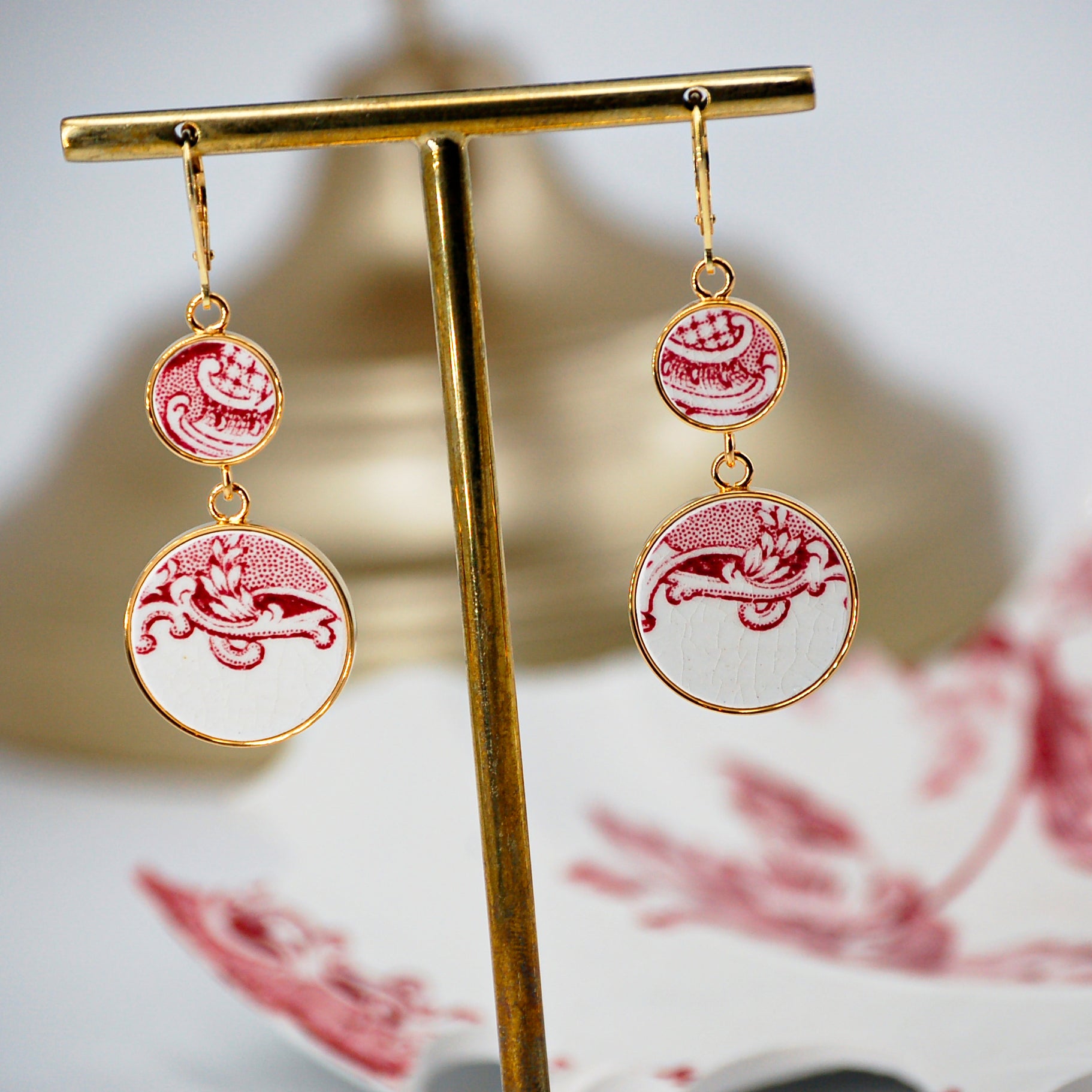 Boucles d'oreilles "Ornement en vieux rose, finition or