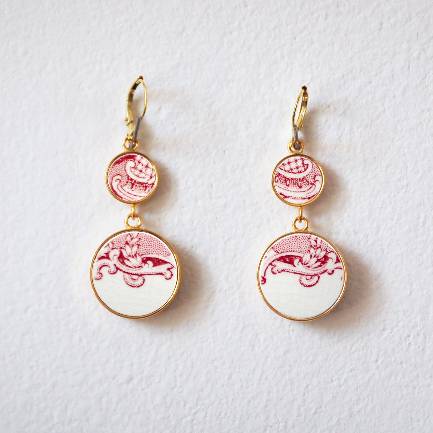 Boucles d'oreilles "Ornement en vieux rose, finition or