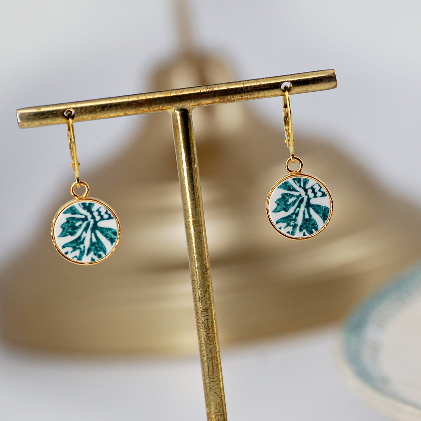 Boucles d'oreilles "Fleurs délicates", finition or