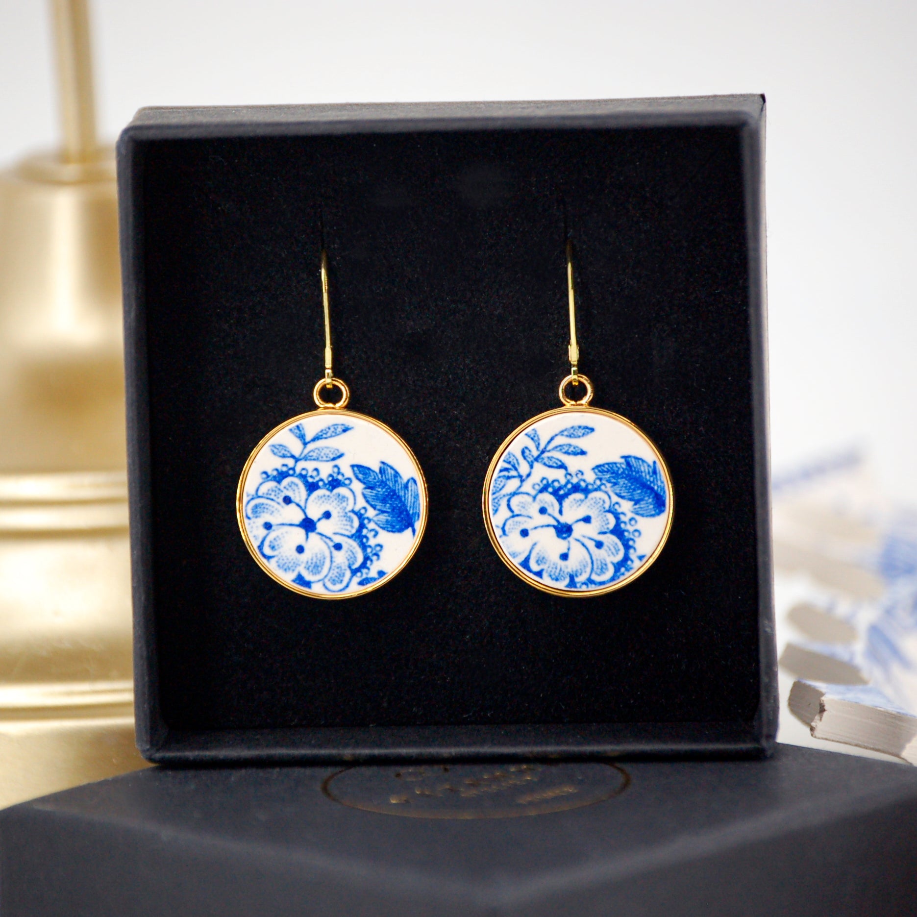 Boucles d'oreilles "Petites fleurs bleues", finition or