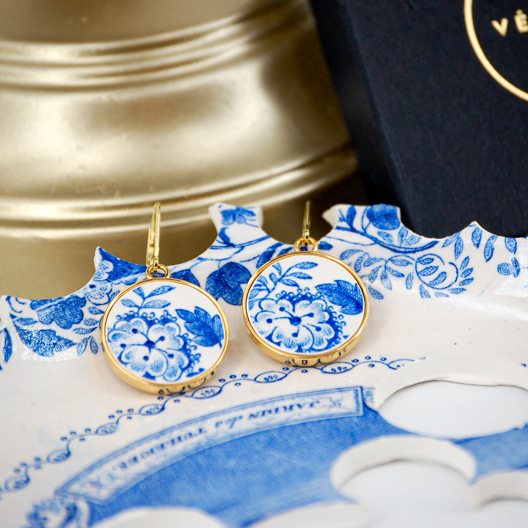 Boucles d'oreilles "Petites fleurs bleues", finition or