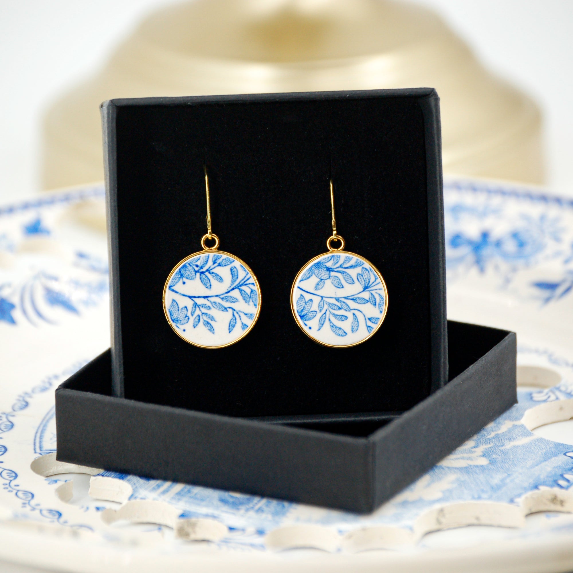 Boucles d'oreilles "Feuillage bleu", finition or