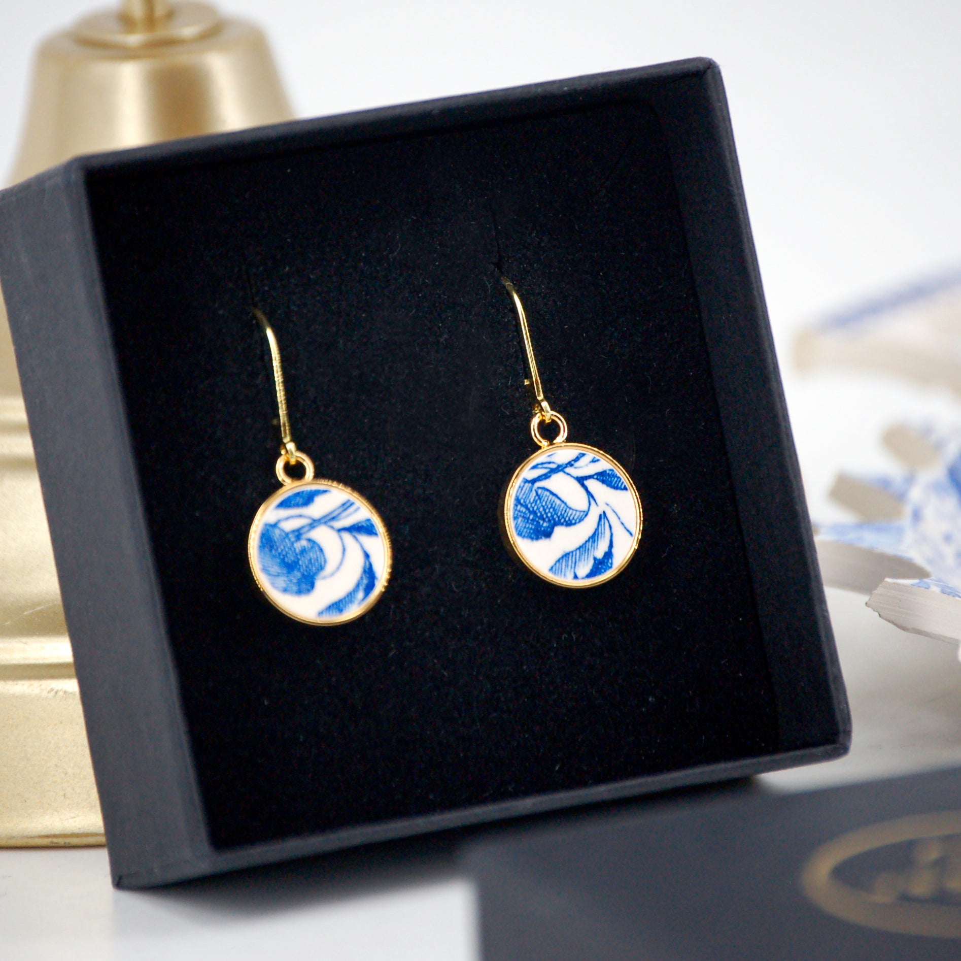 Boucles d'oreilles "Petites feuilles bleues", finition or