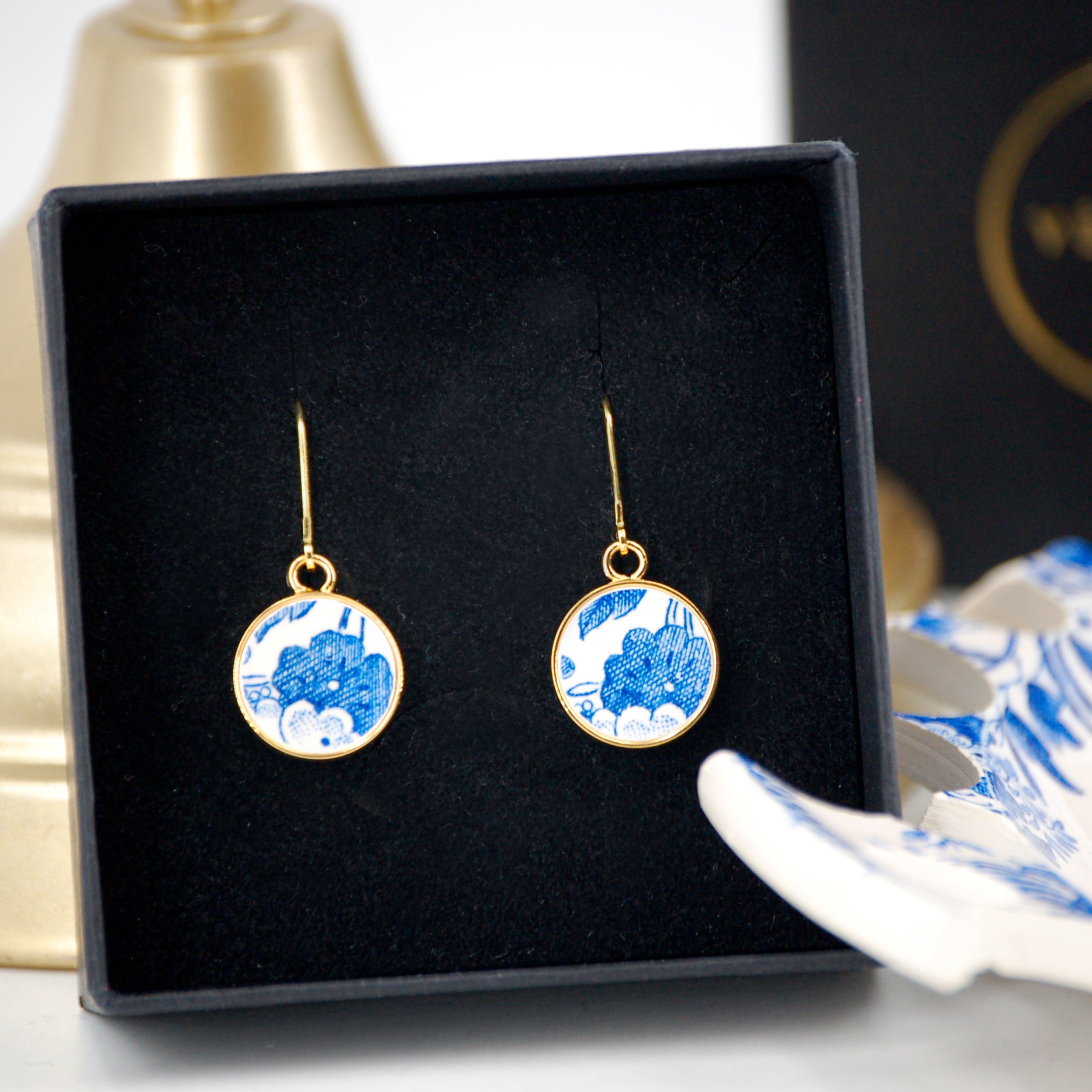 Boucles d'oreilles "Petites fleurs bleues", finition or