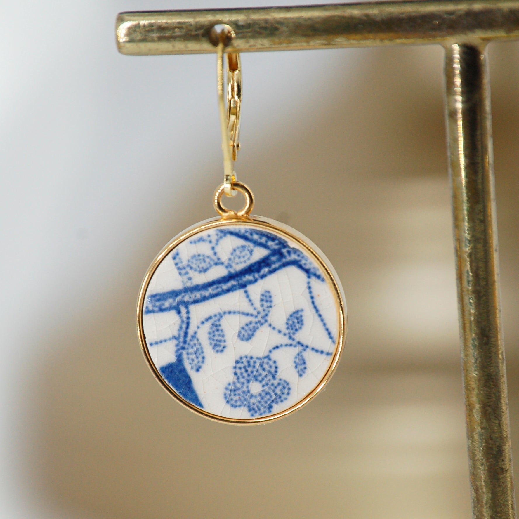 Boucles d'oreilles "Fleurs en pointillés", finition or