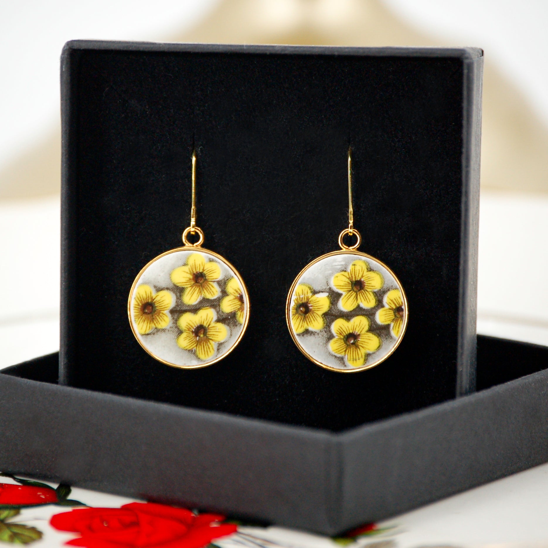 Boucles d'oreilles "Petit bouquet de fleurs jaunes", finition or
