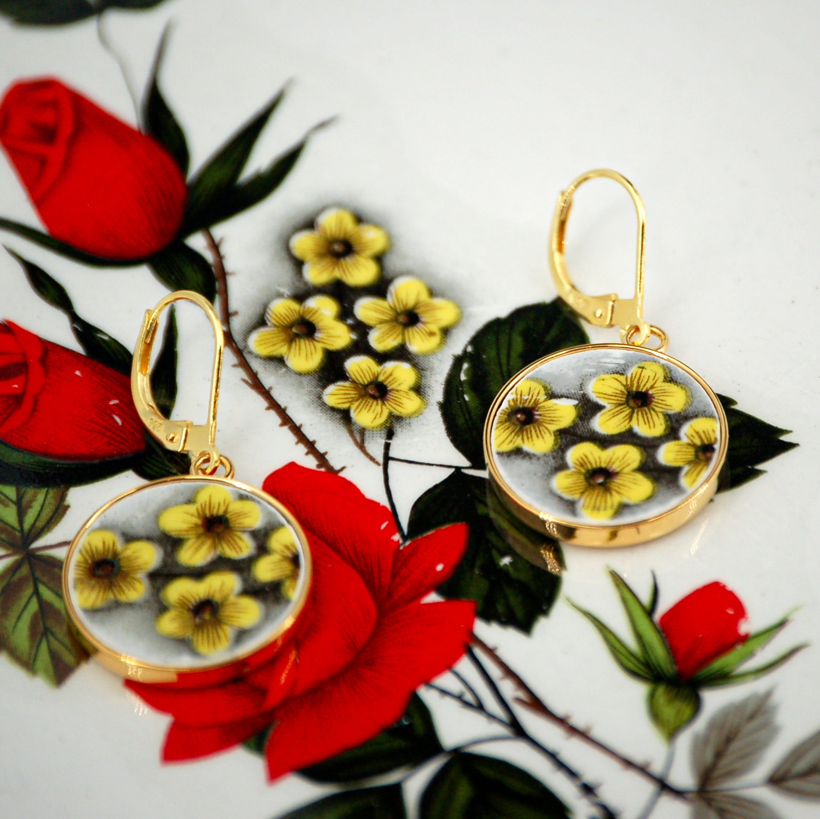 Boucles d'oreilles "Petit bouquet de fleurs jaunes", finition or