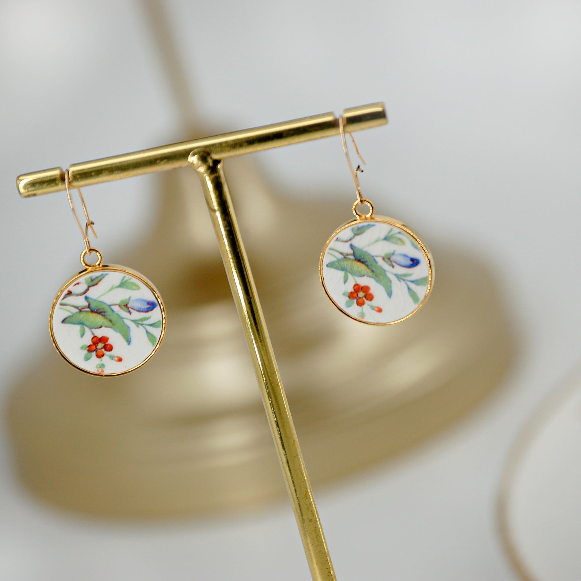 Boucles d'oreilles "Feuille et ses petites fleurs", finition or