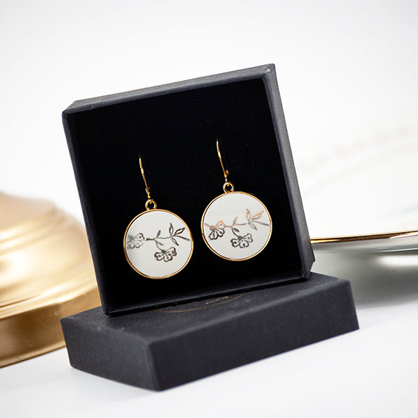 Boucles d'oreilles "Petites fleurs et feuilles dorées", finition or