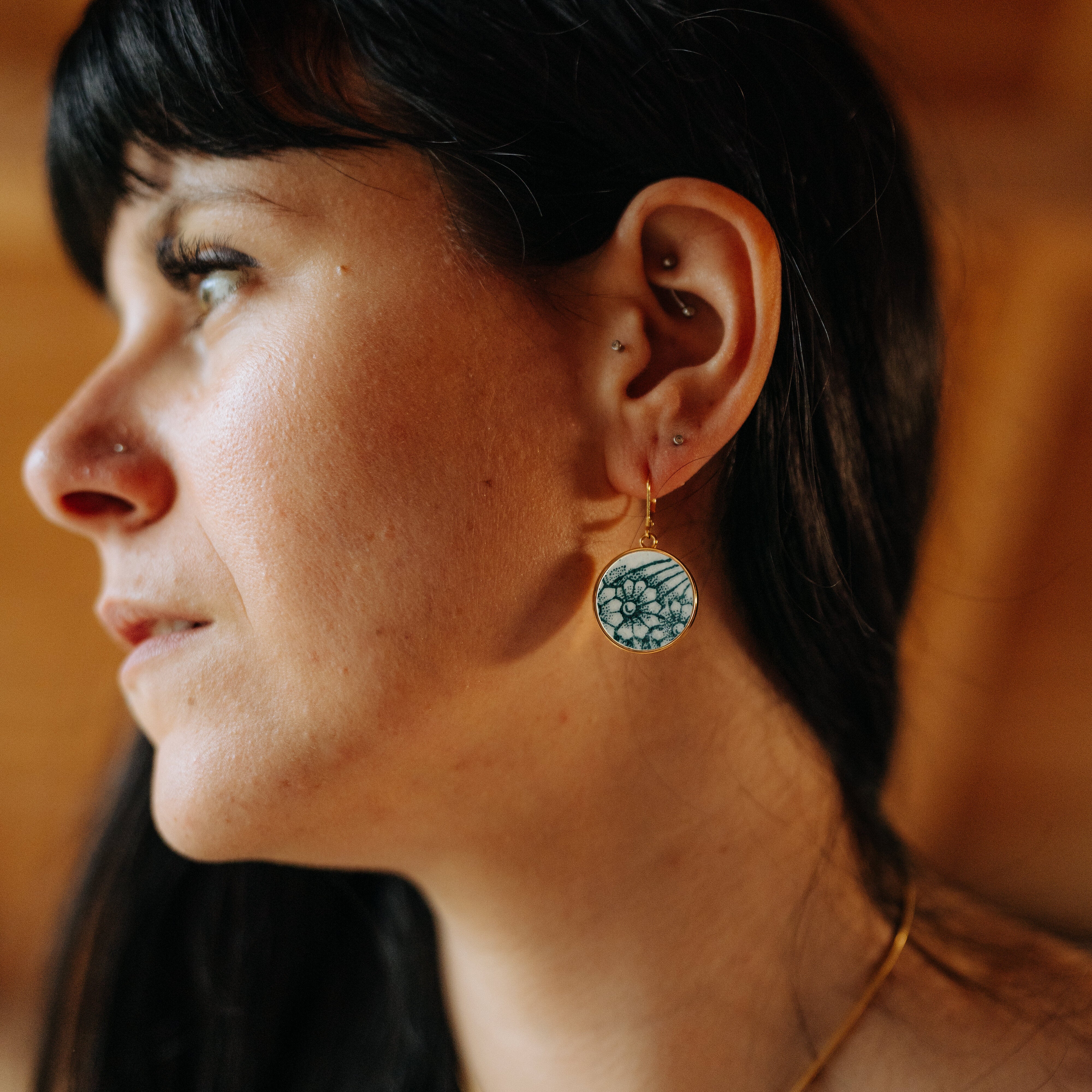 Boucles d'oreilles "Fleurs vertes", finition or