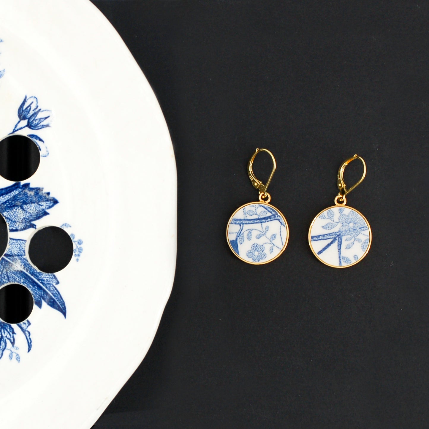 Boucles d'oreilles "Fleurs en pointillés", finition or