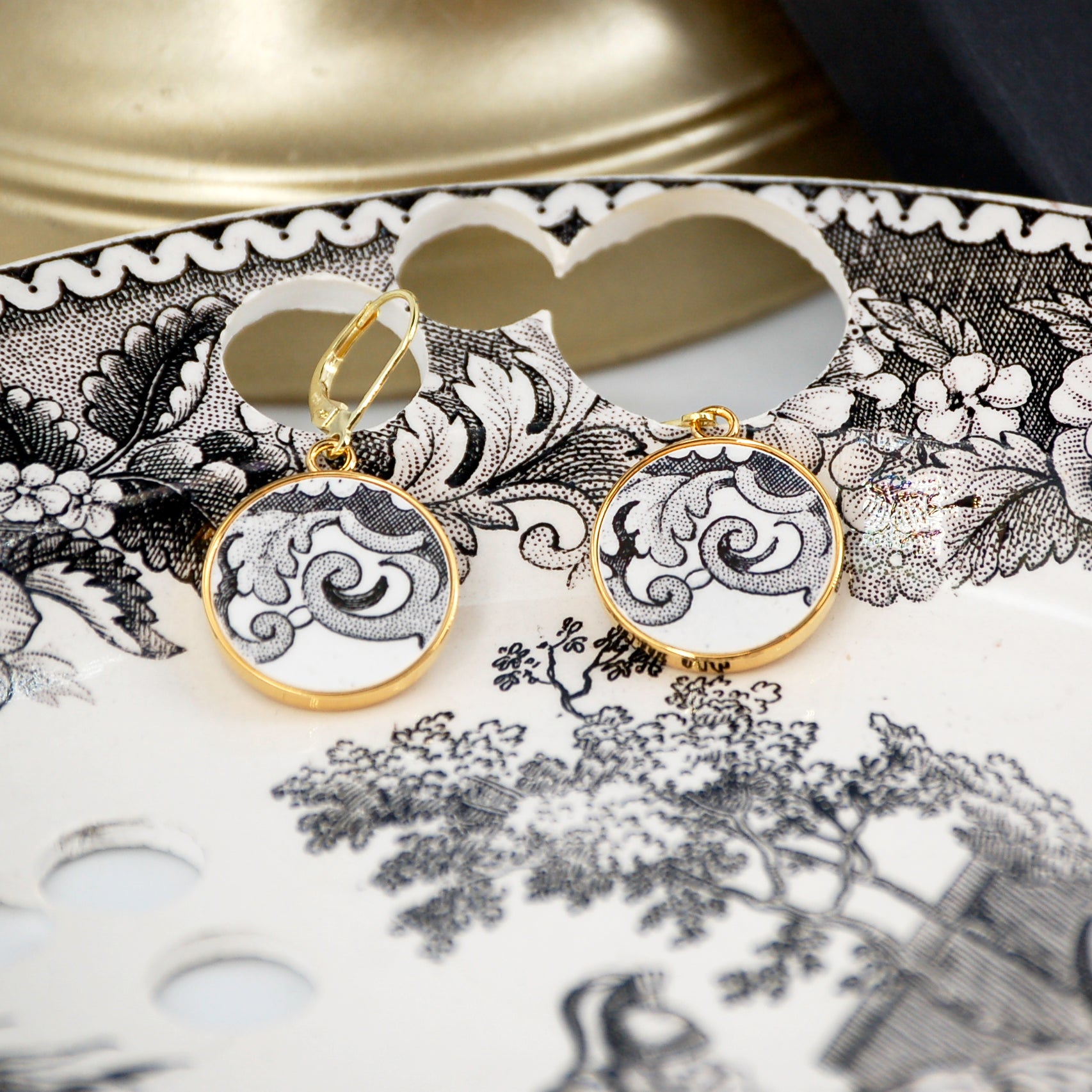 Boucles d'oreilles "Volutes du 19è siècle", finition or