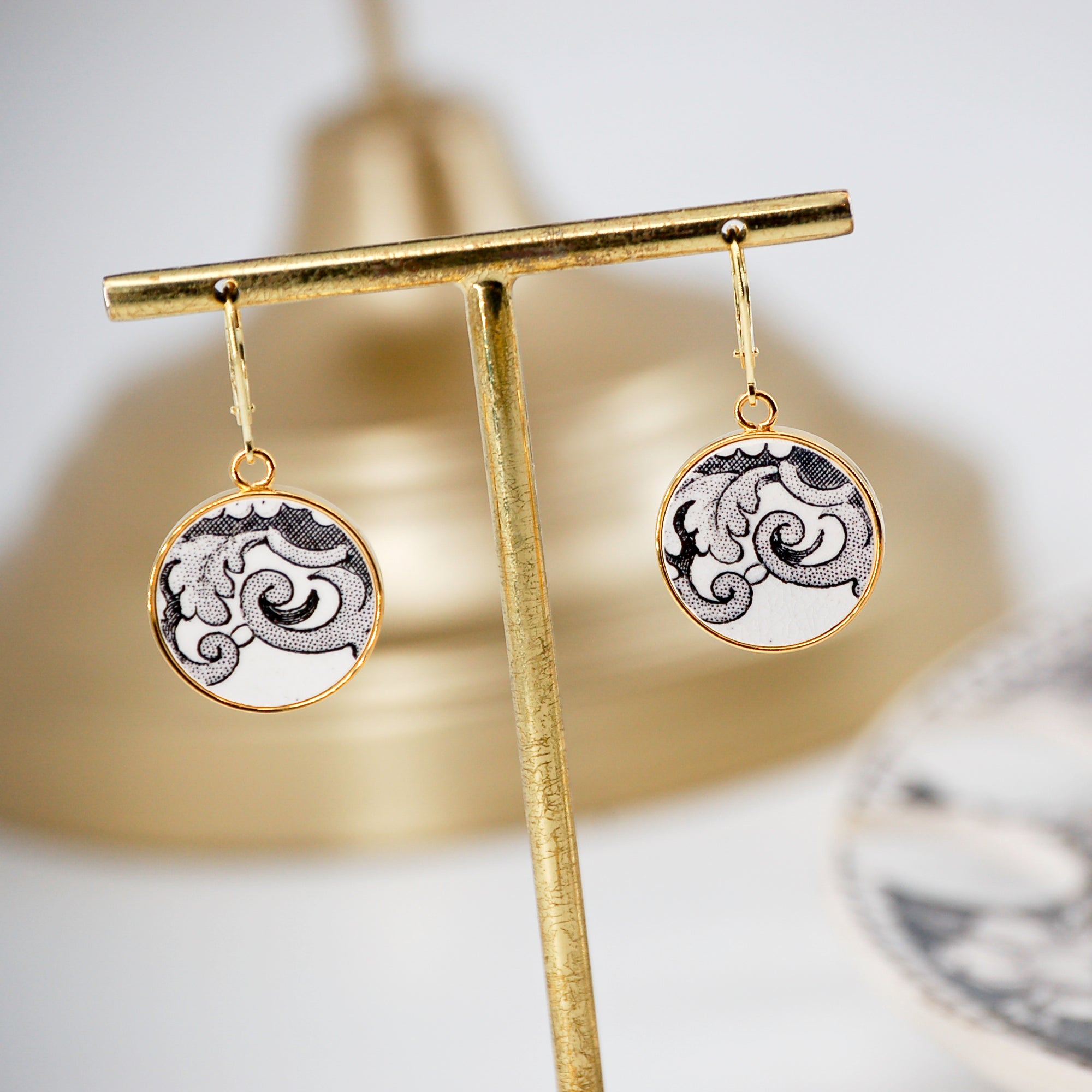 Boucles d'oreilles "Volutes du 19è siècle", finition or