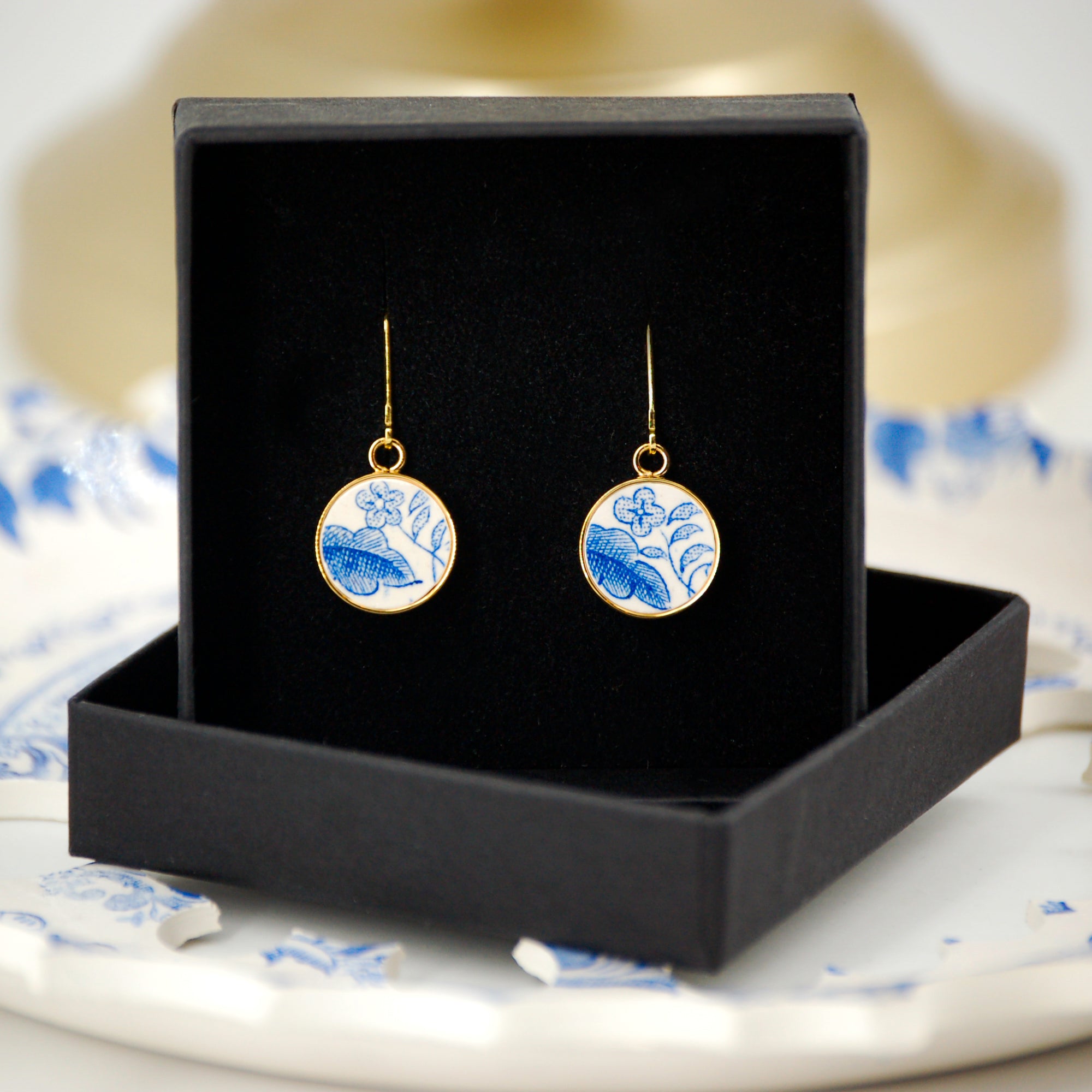 Boucles d'oreilles "Petites feuilles bleues", finition or