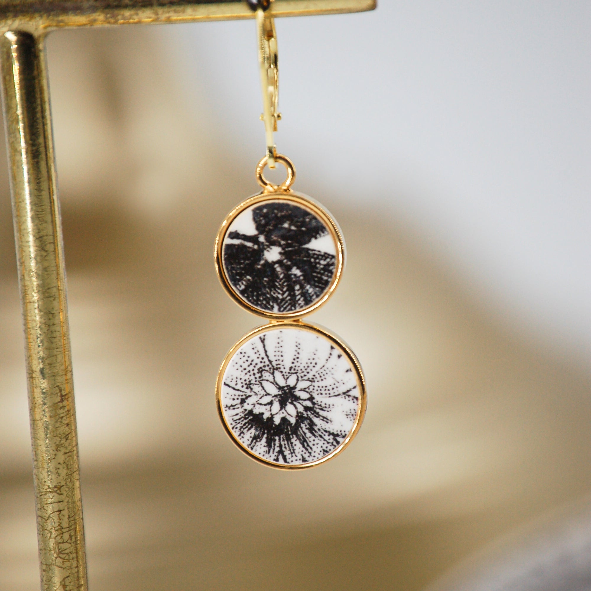 Boucles d'oreilles "Composition graphique", finition or