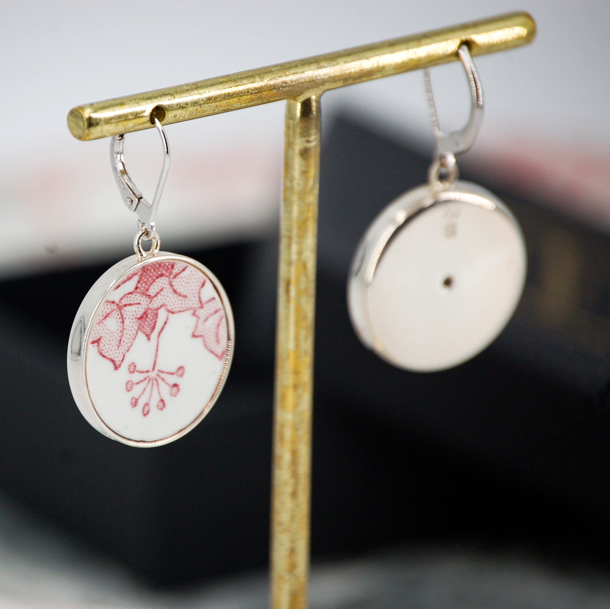 Boucles d'oreilles "Boutons et feuilles de lierre", finition argent