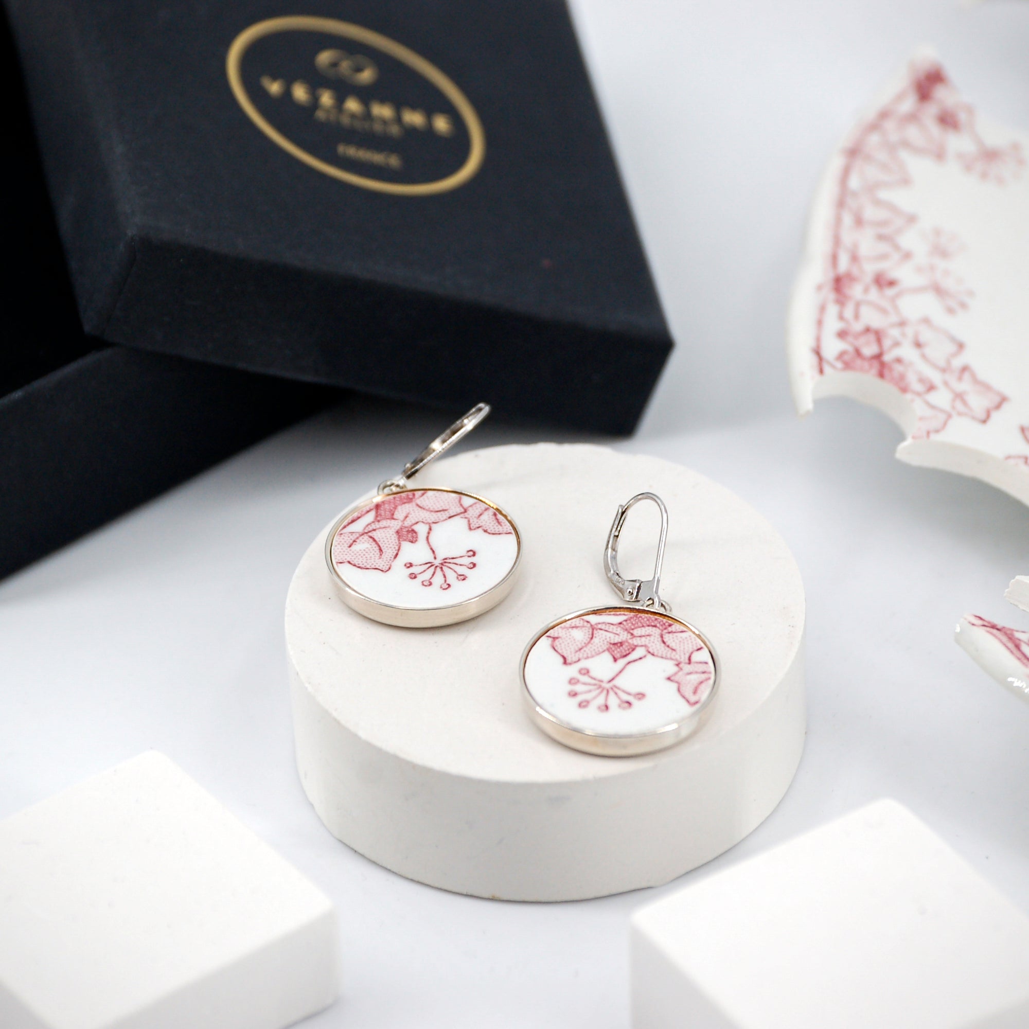 Boucles d'oreilles "Boutons et feuilles de lierre", finition argent