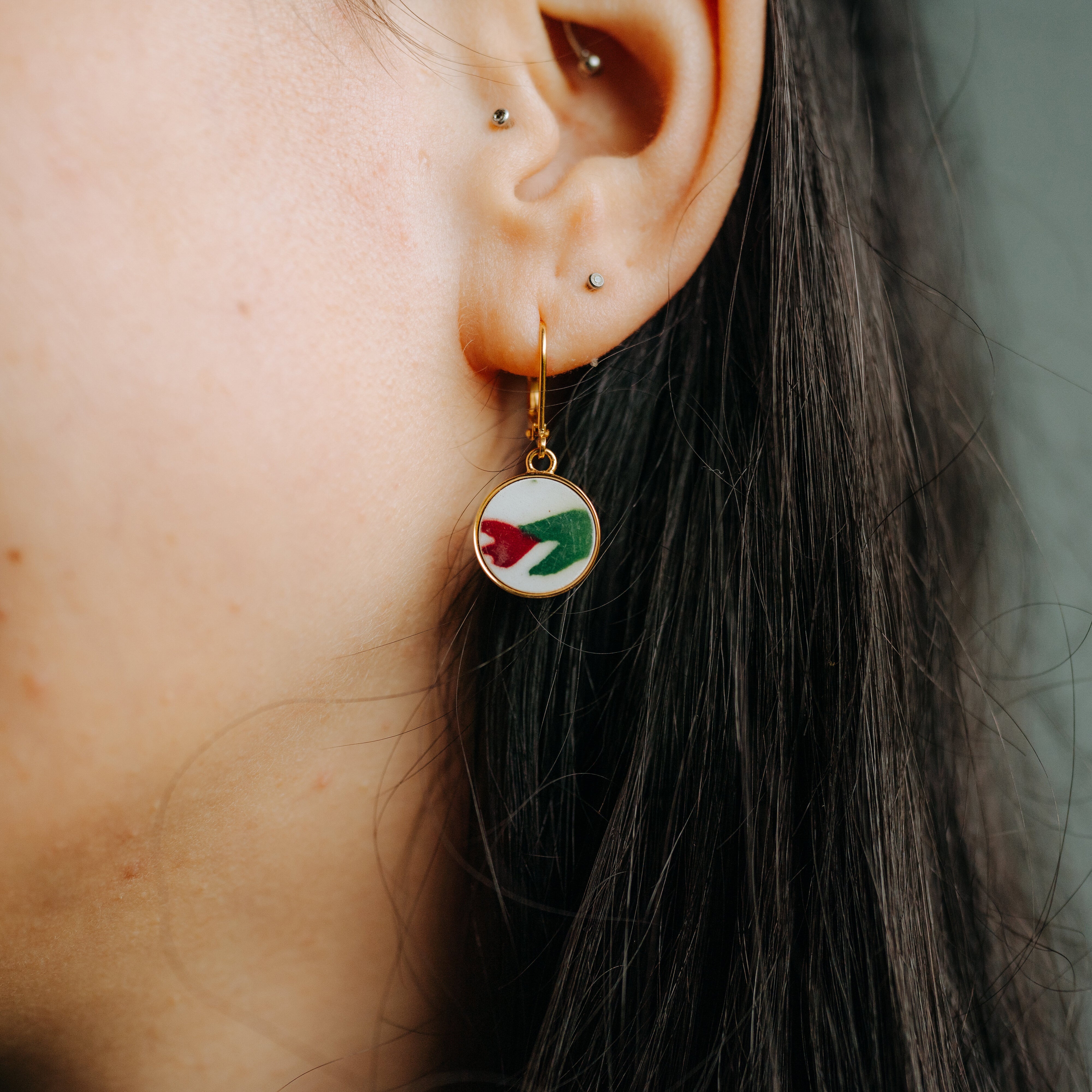 Boucles d'oreilles "Boutons de fleurs roses", finition or