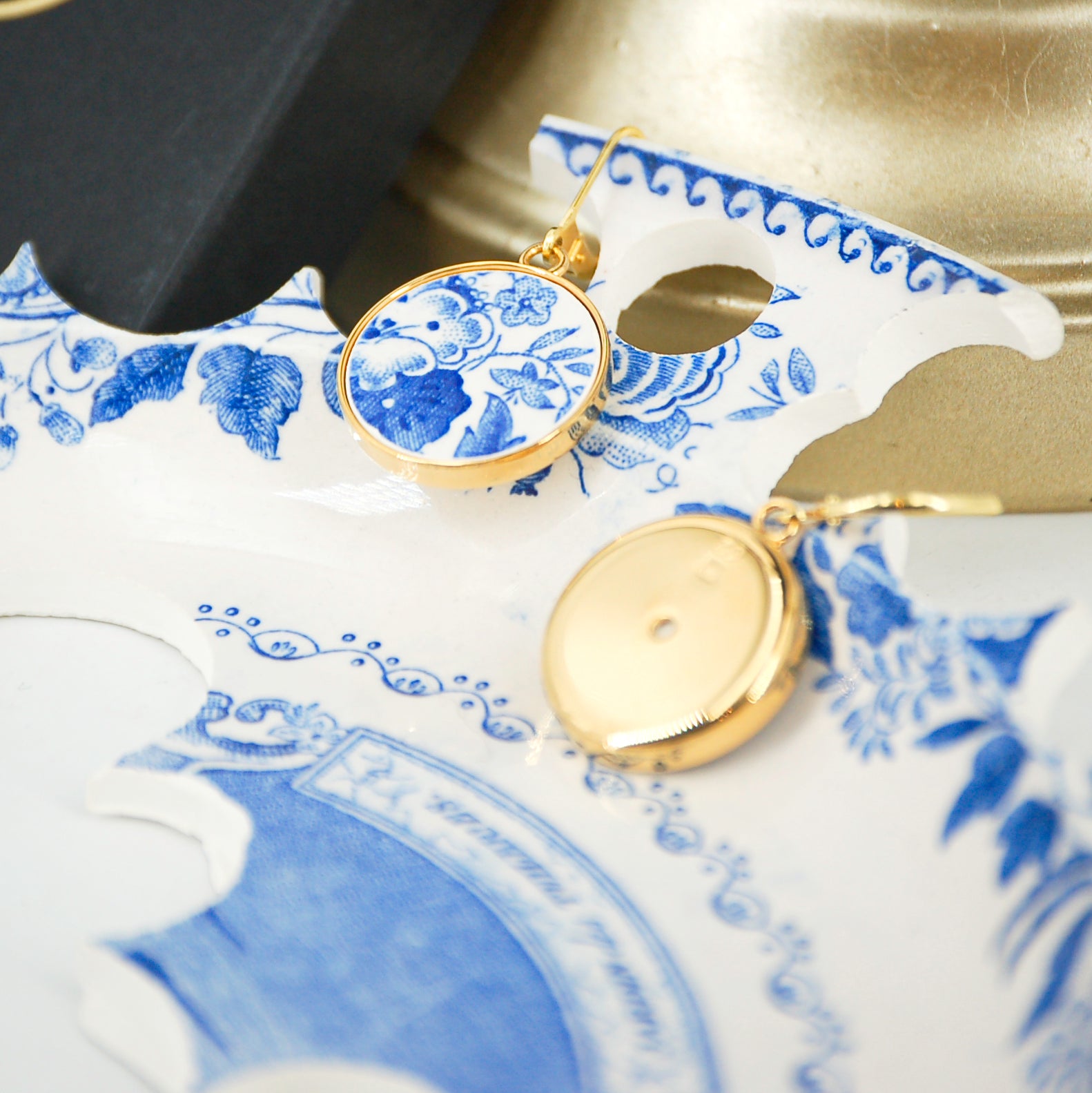 Boucles d'oreilles "Petites fleurs bleues", finition or