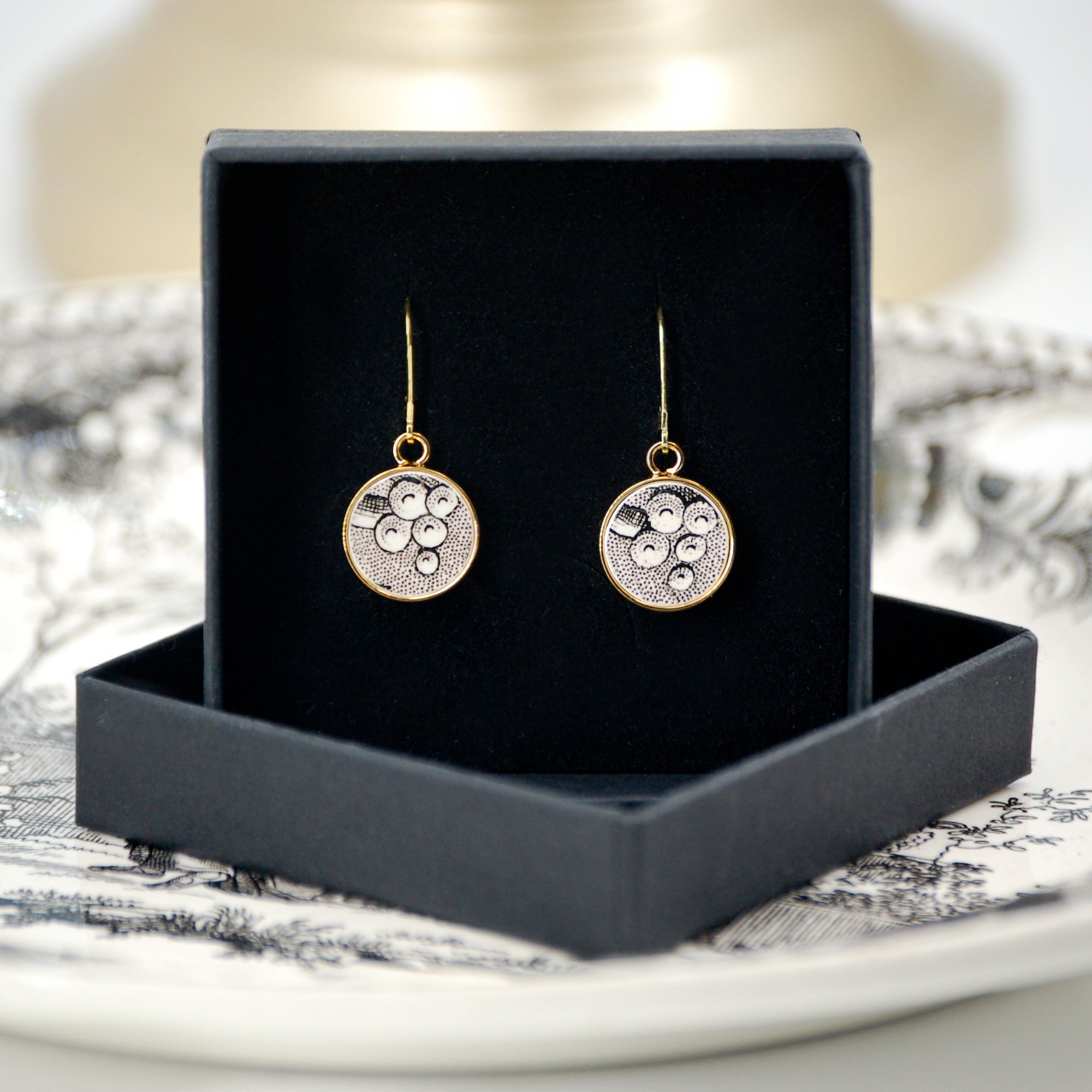 Boucles d'oreilles "Composition entre réalisme et abstraction", finition or