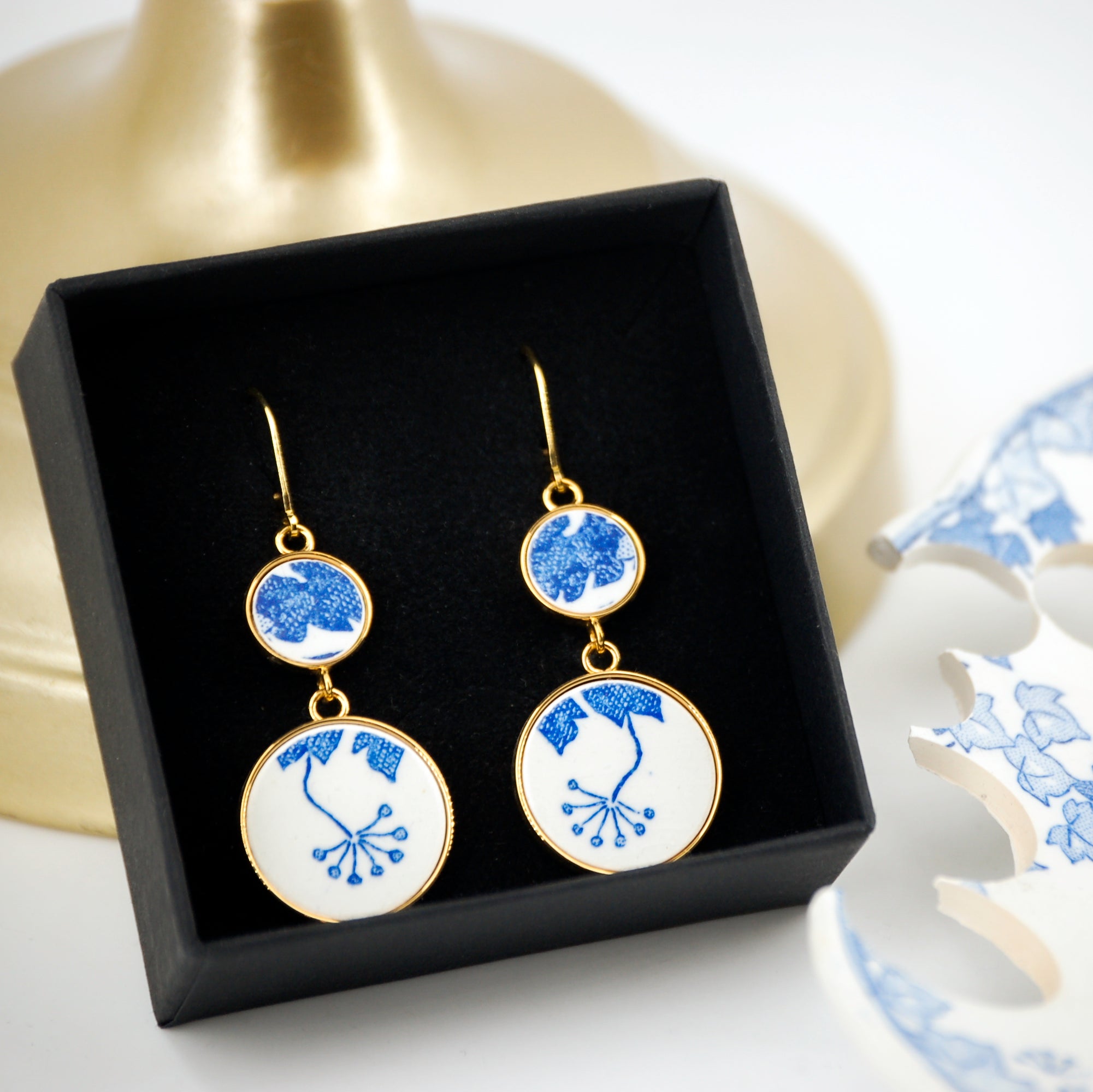 Boucles d'oreilles "Fleurs et feuillage bleus", finition or