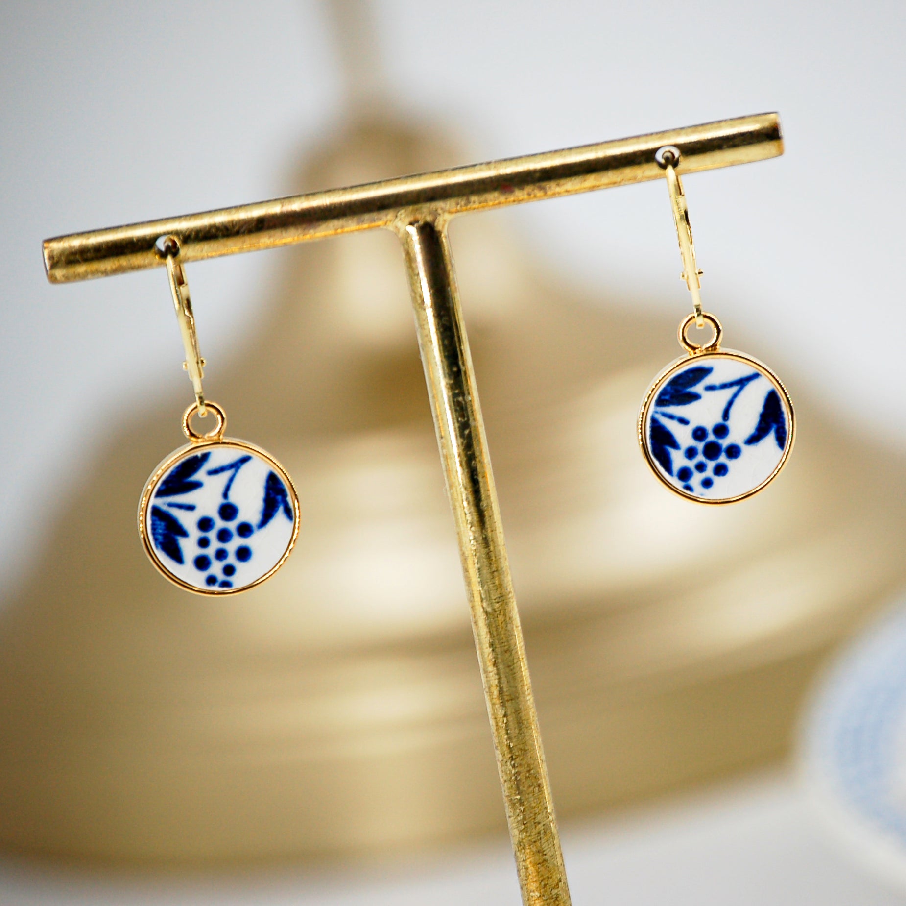 Boucles d'oreilles "Volutes bleues", finition or