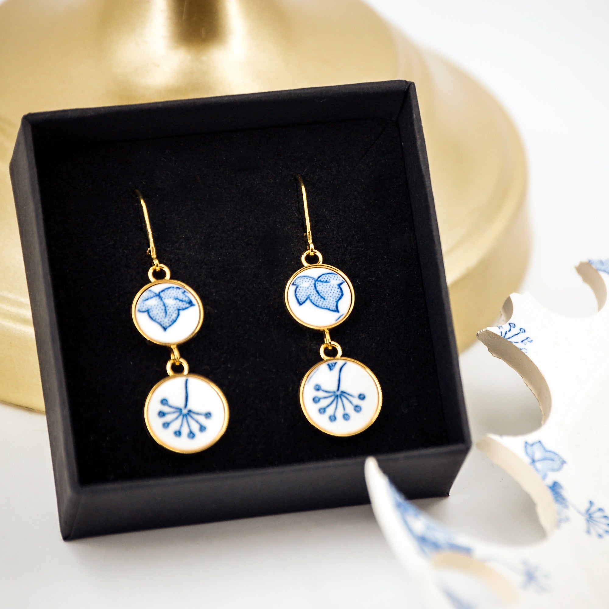 Boucles d'oreilles "fleurs bleues", finition or