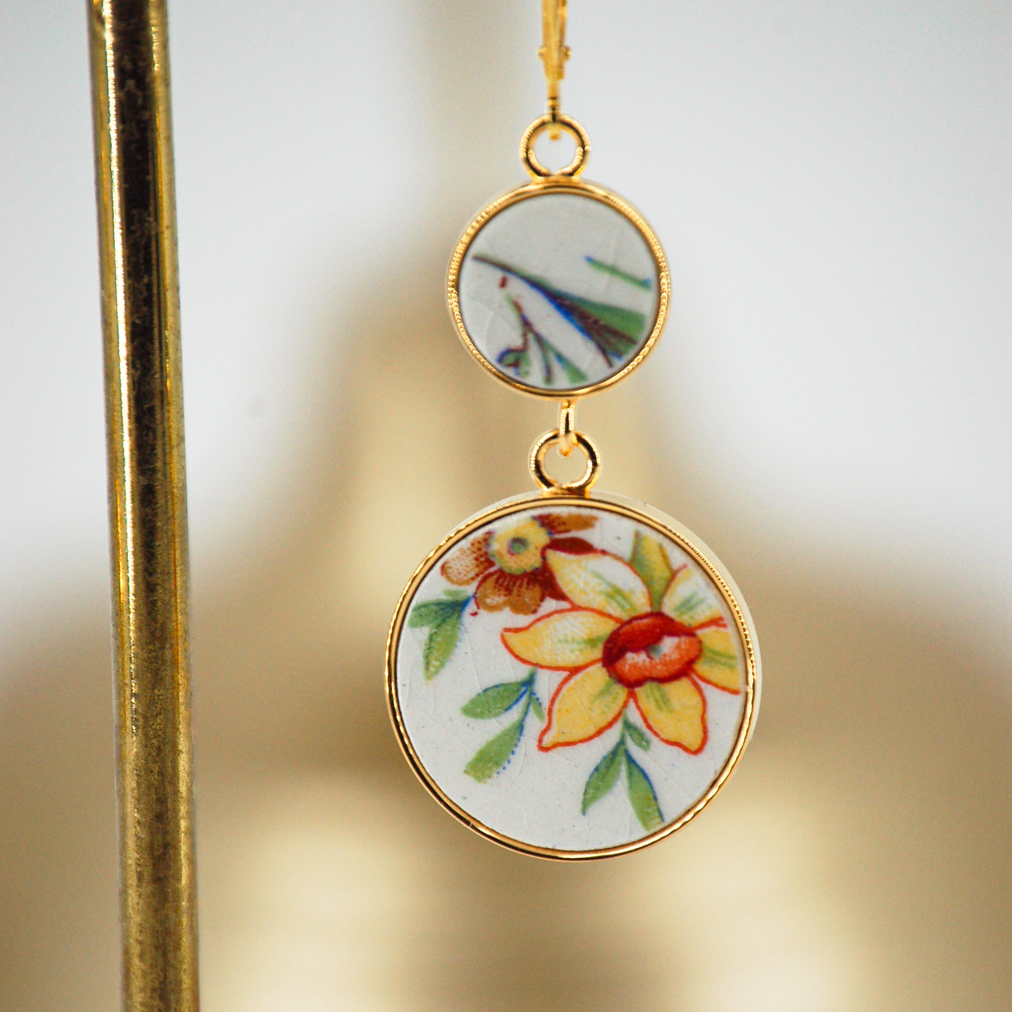 Boucles d'oreilles "Bouquet de fleurs de lys", finition or