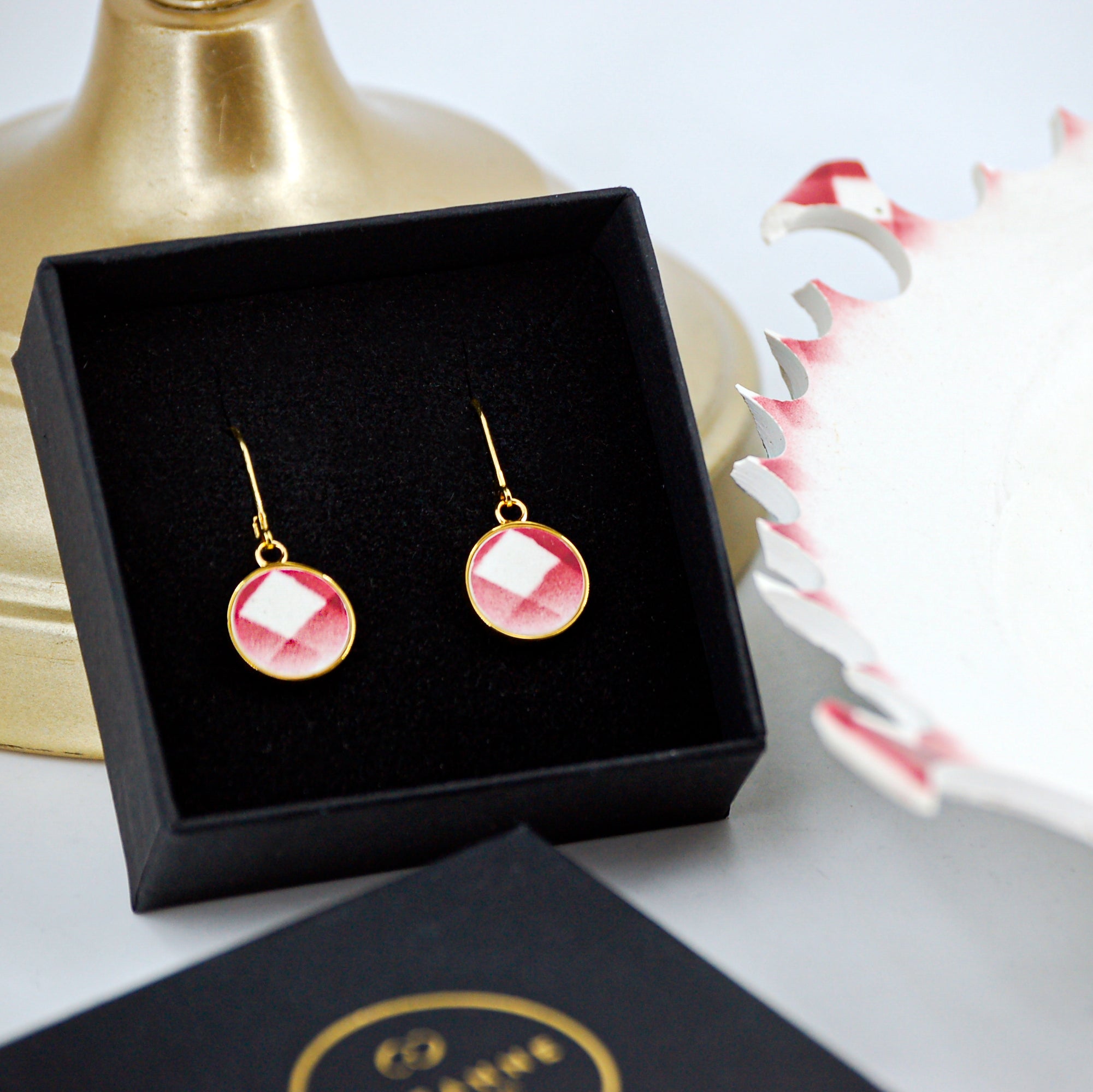 Boucles d'oreilles "Motifs de losanges en vieux rose", finition or