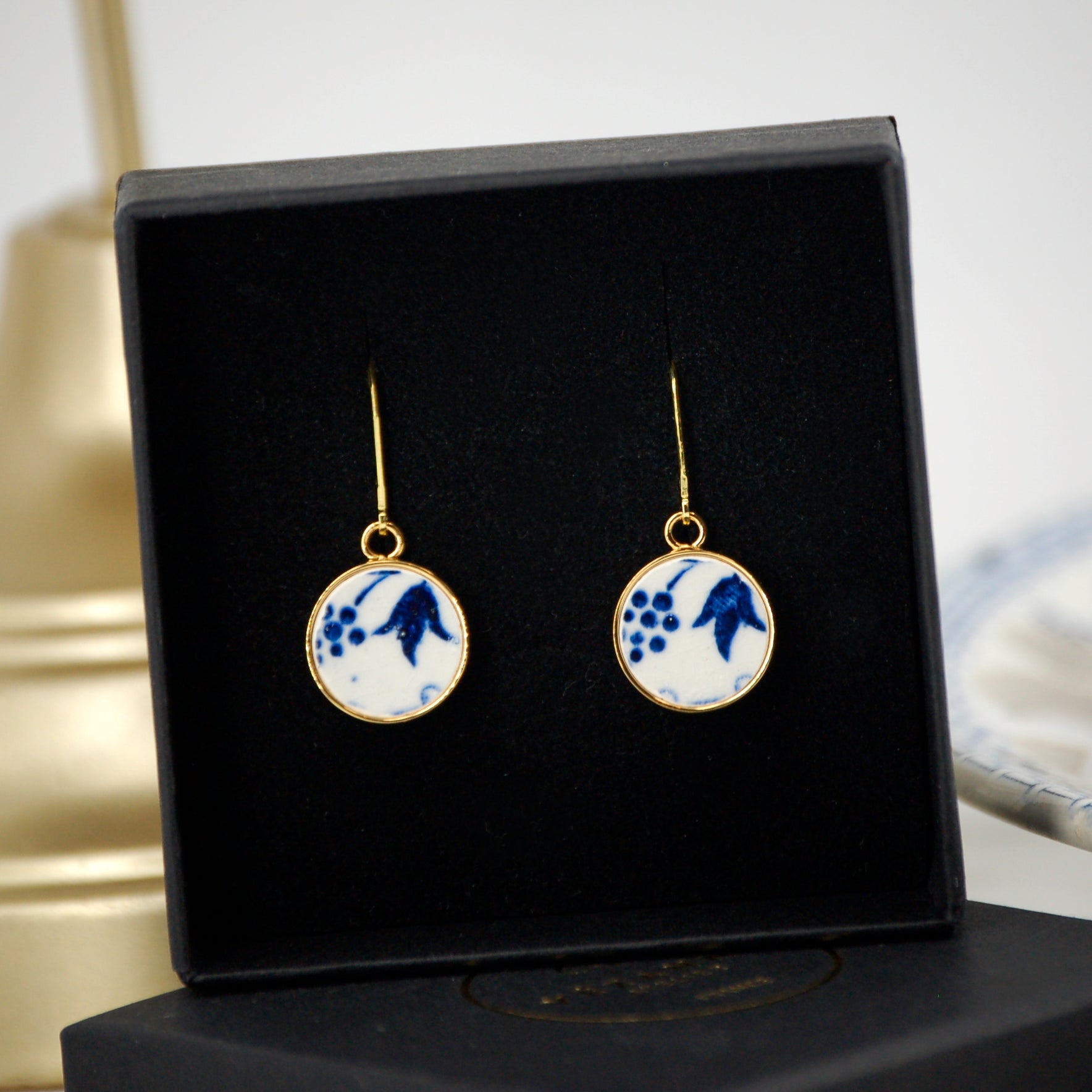 Boucles d'oreilles "Petites feuilles bleues", finition or