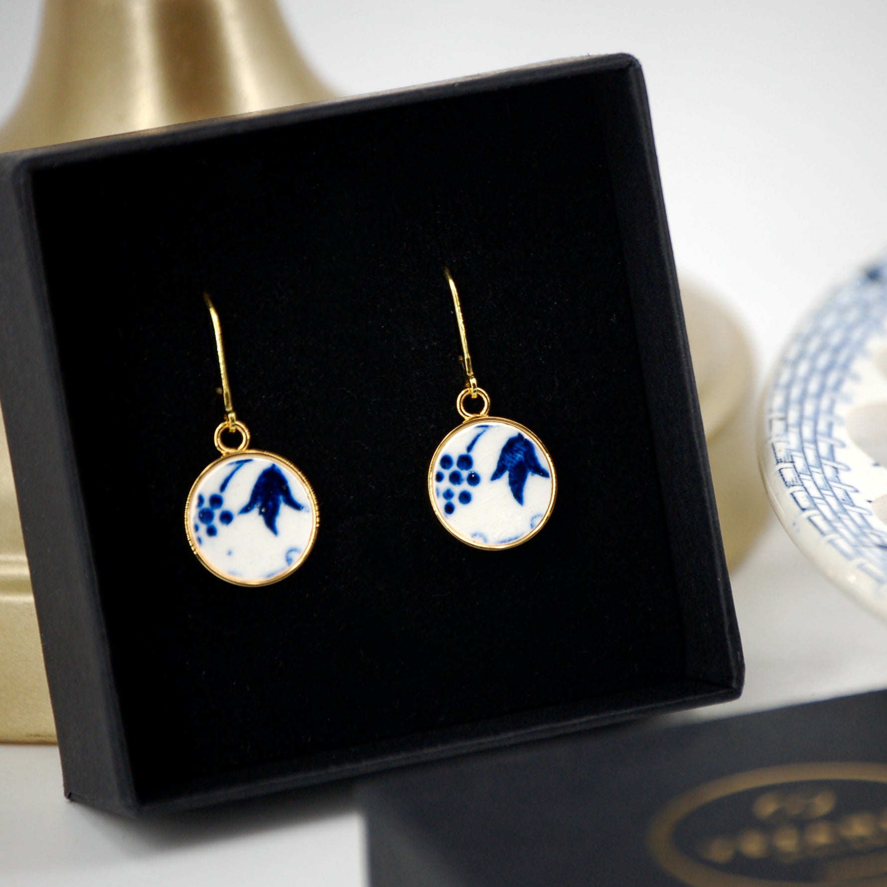 Boucles d'oreilles "Petites feuilles bleues", finition or