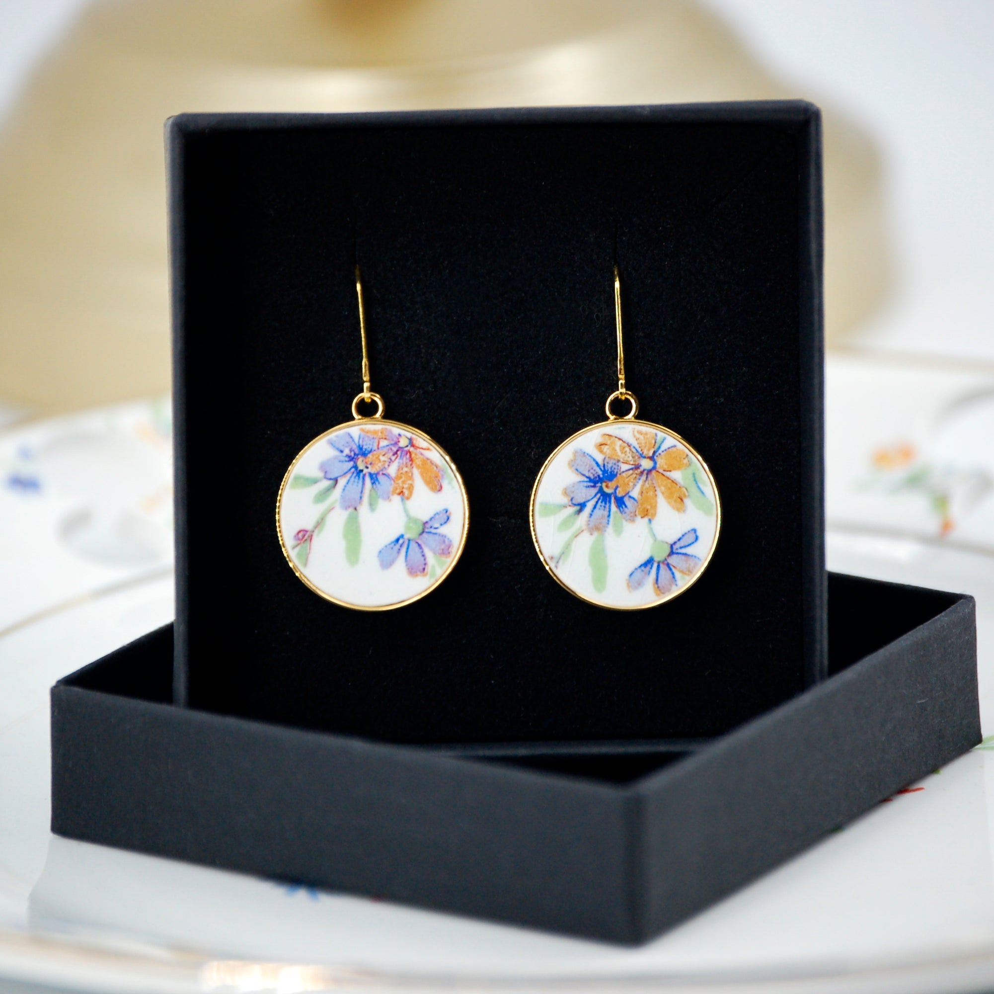 Boucles d'oreilles "Petites fleurs violines", finition or