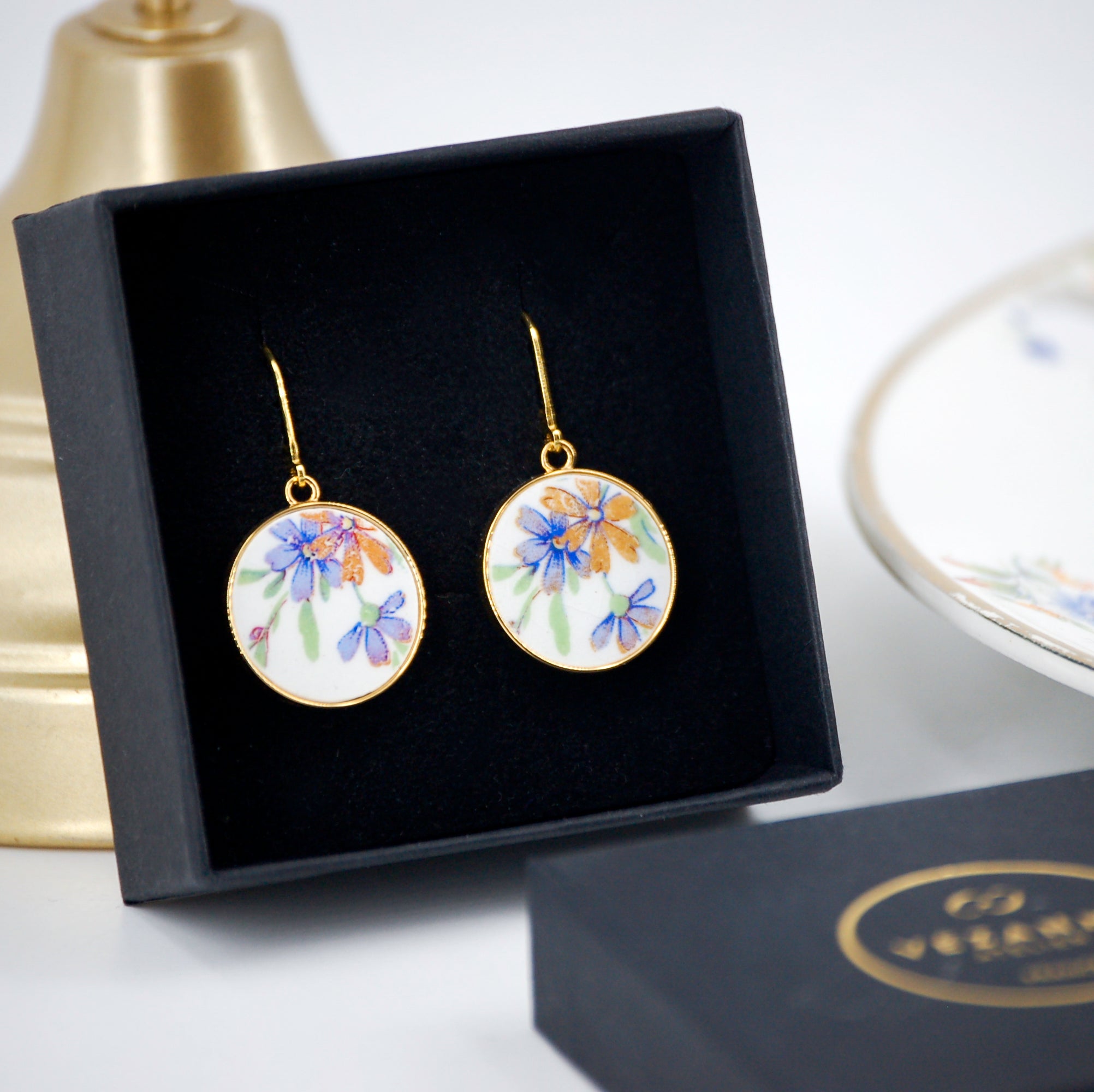 Boucles d'oreilles "Petites fleurs violines", finition or