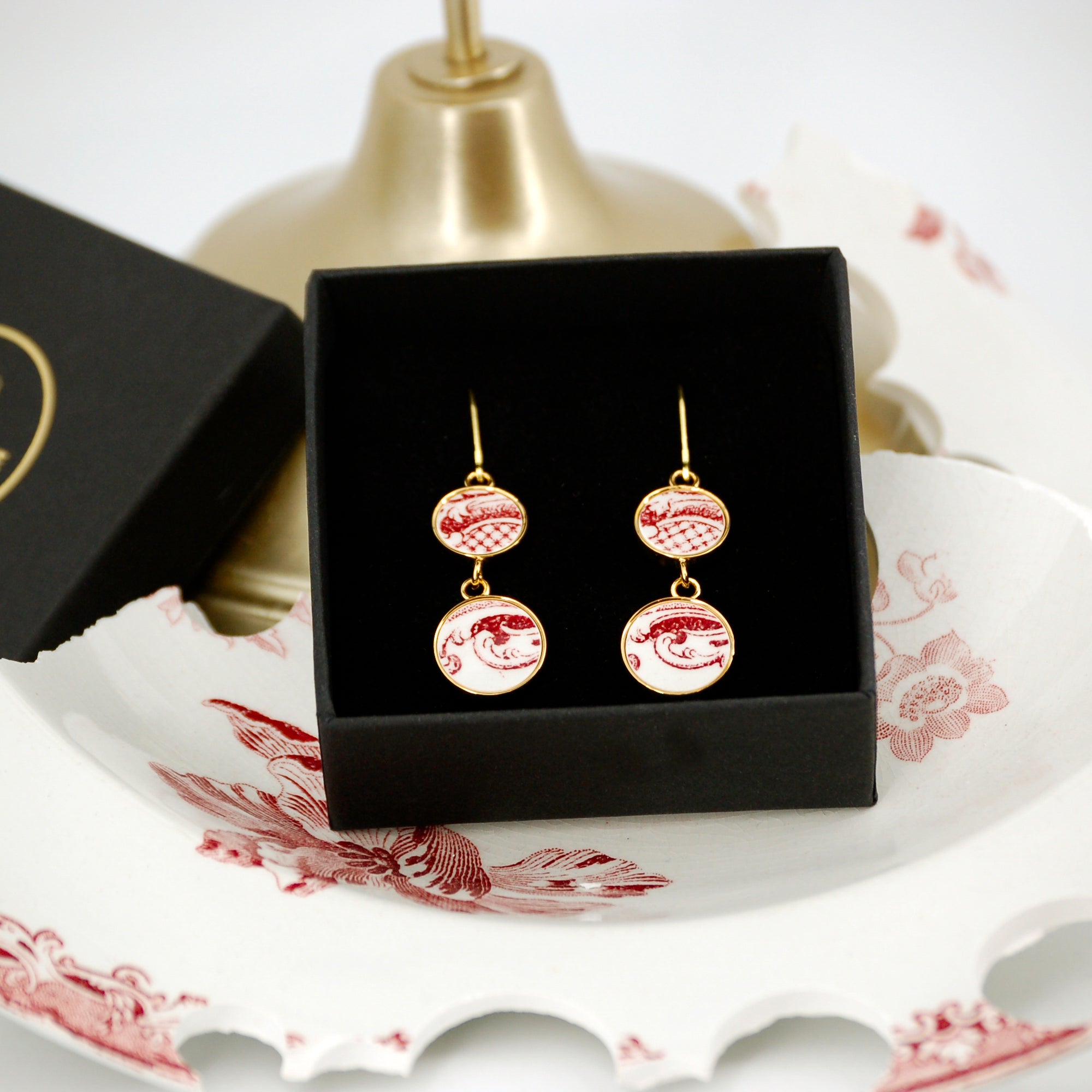 Boucles d'oreilles "Volutes en vieux rose", finition or