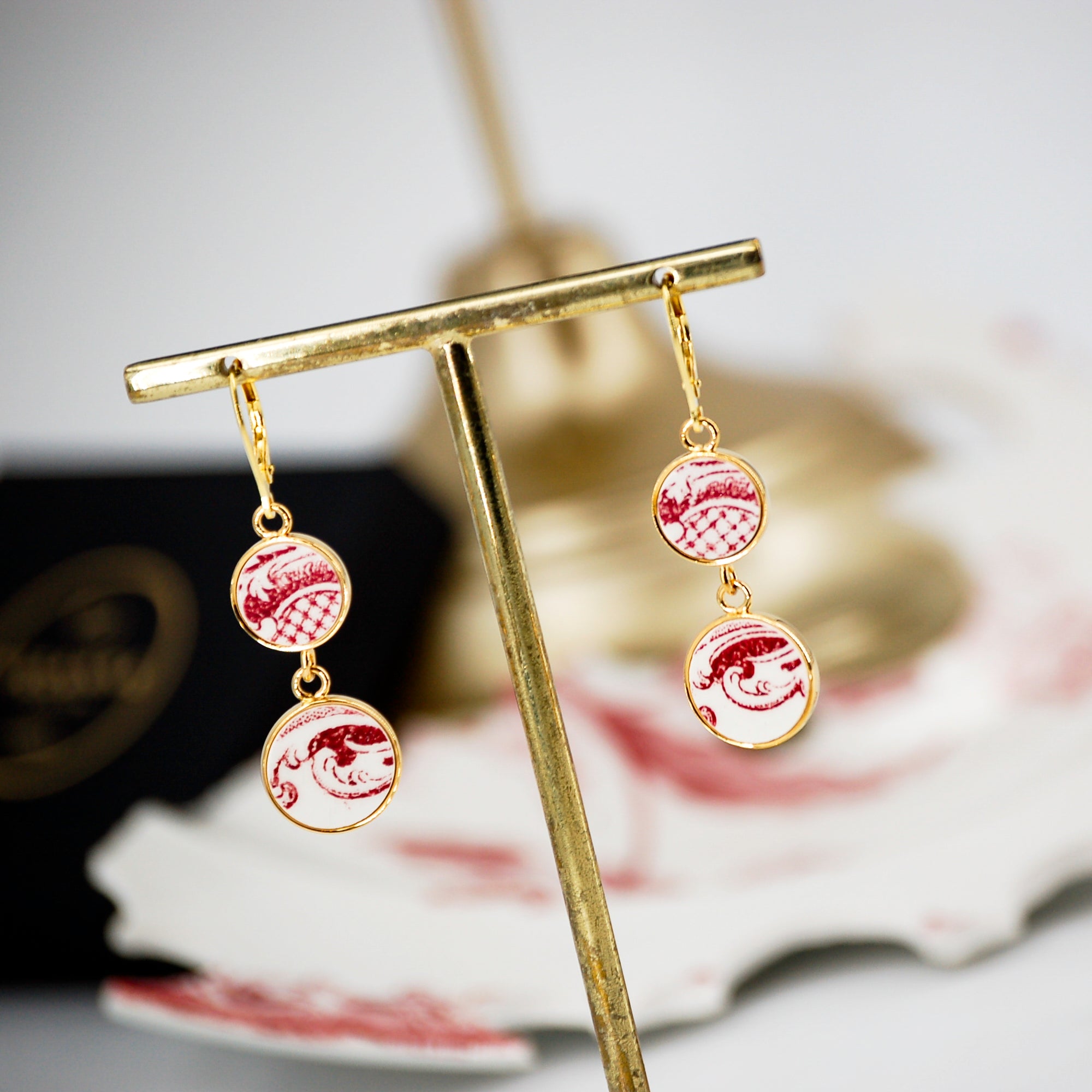Boucles d'oreilles "Volutes en vieux rose", finition or