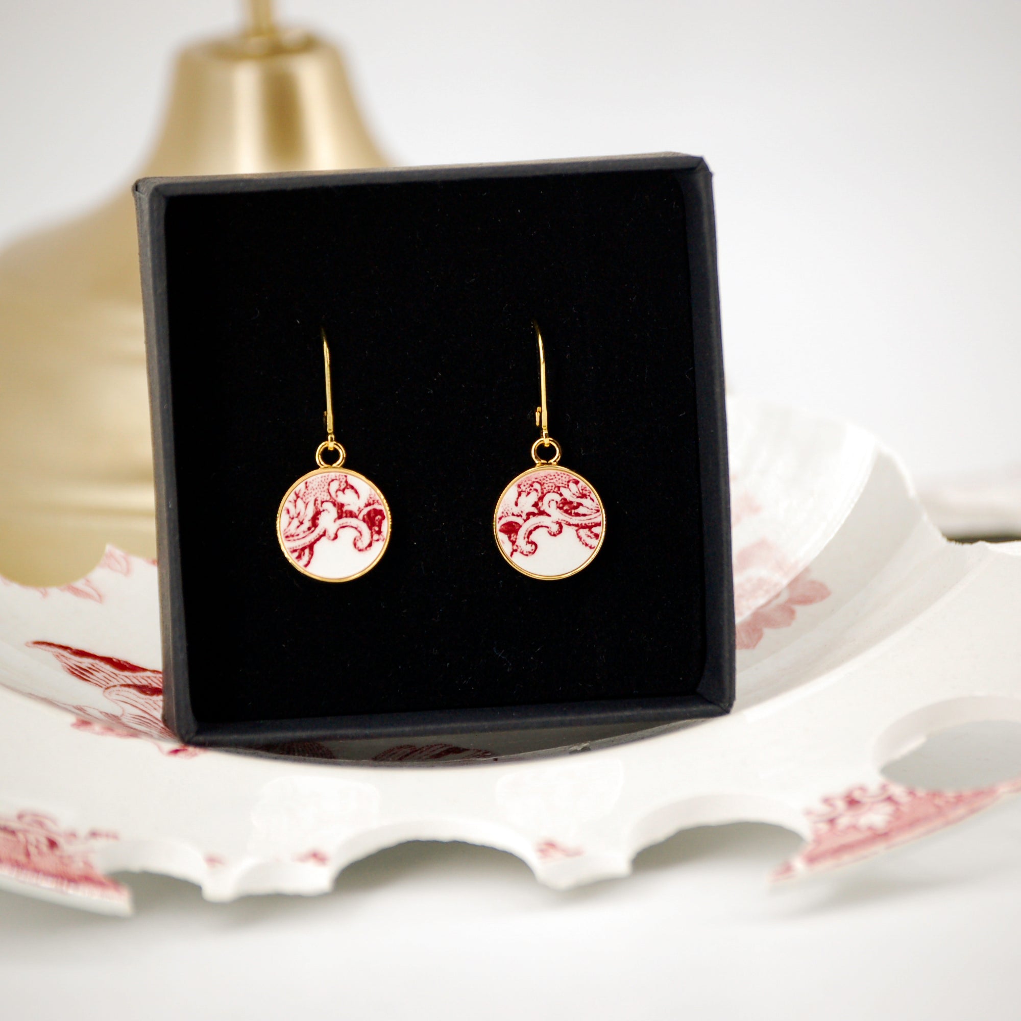 Boucles d'oreilles "Volutes en vieux rose", finition or