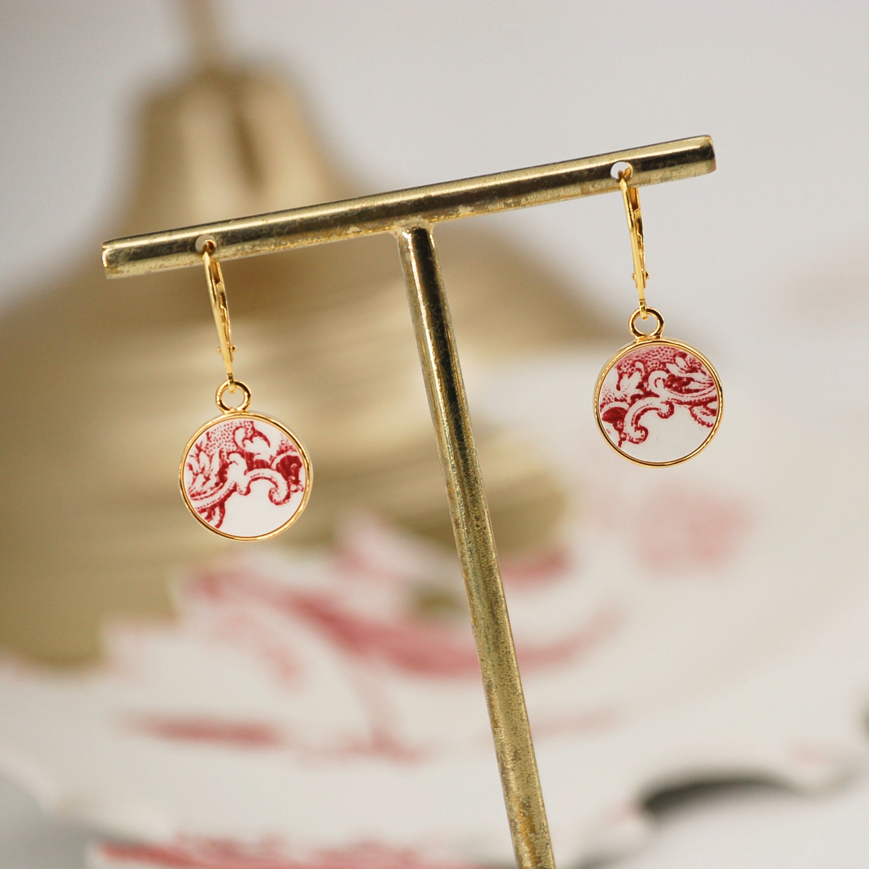 Boucles d'oreilles "Volutes en vieux rose", finition or