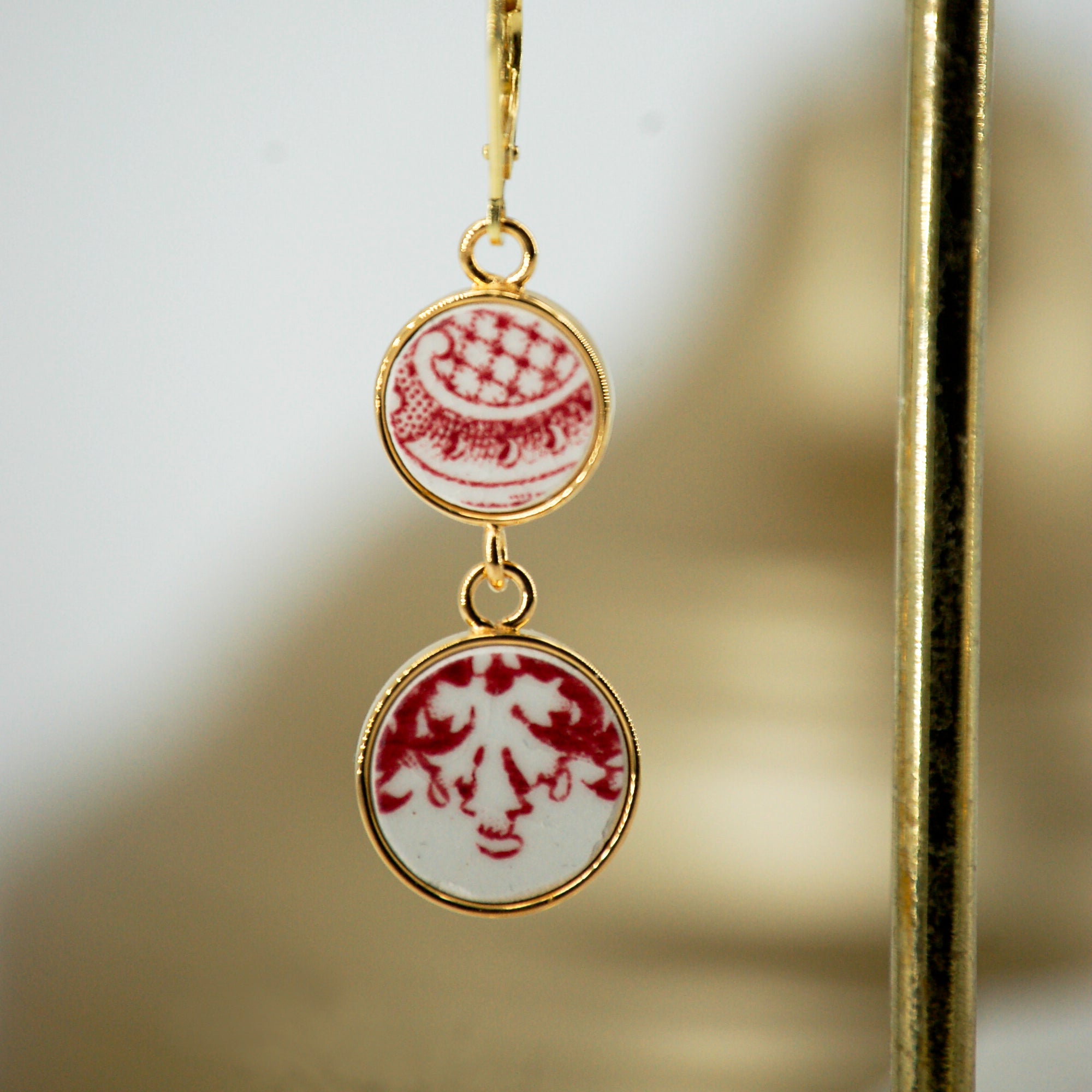 Boucles d'oreilles "Volutes en vieux rose", finition or