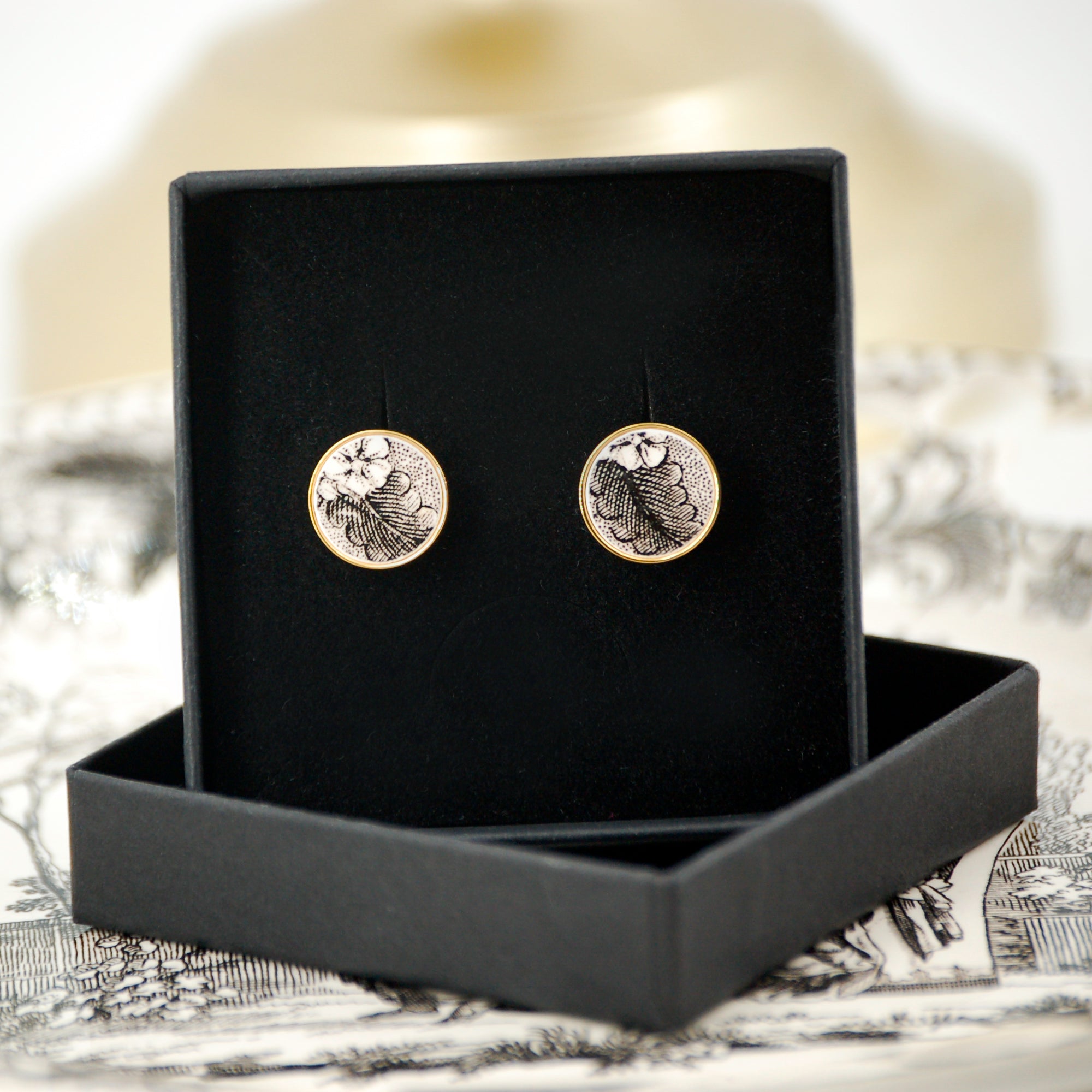 Boutons de manchette "Feuilles et fleurs", finition or