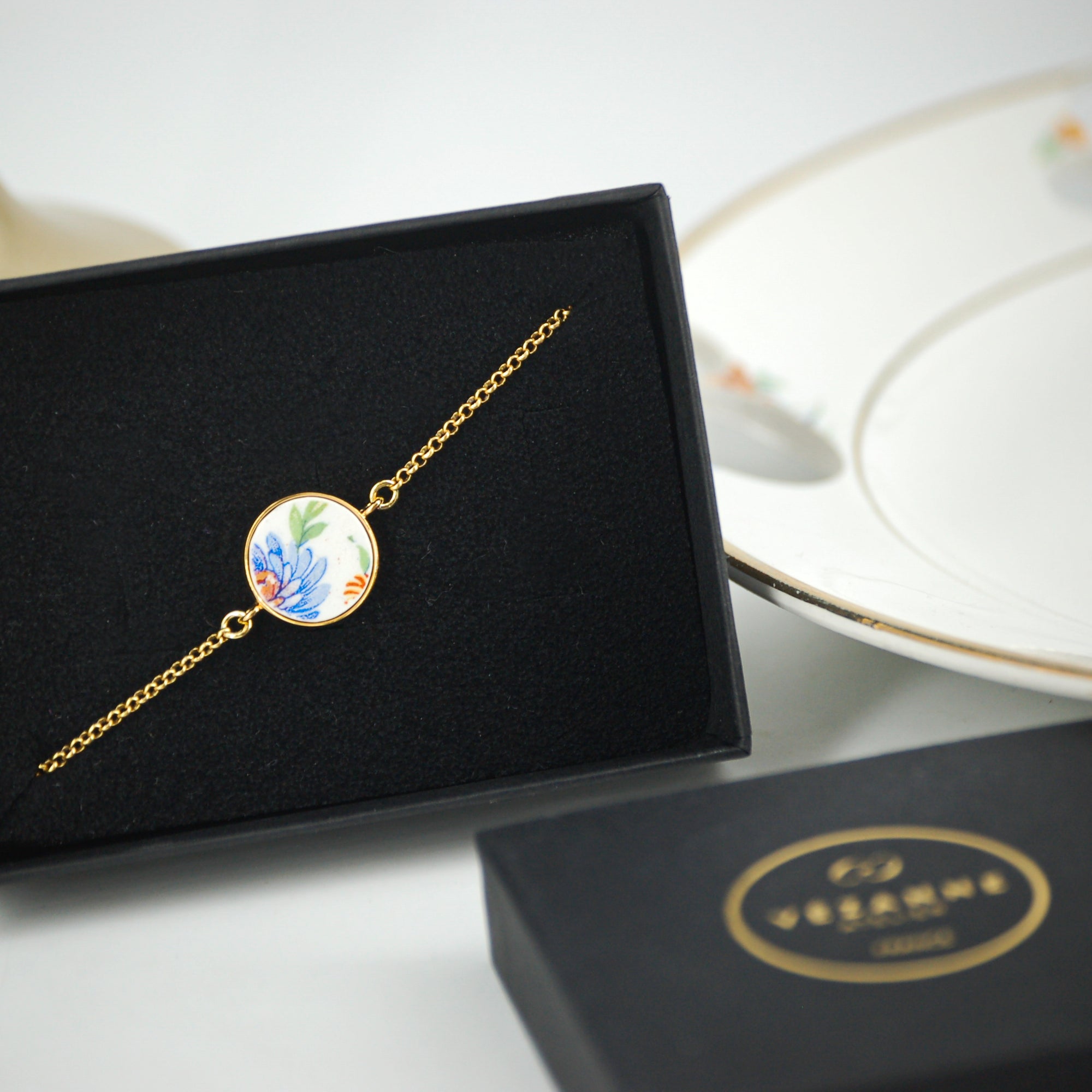 Bracelet ajustable "Aster à fleur bleue", finition or