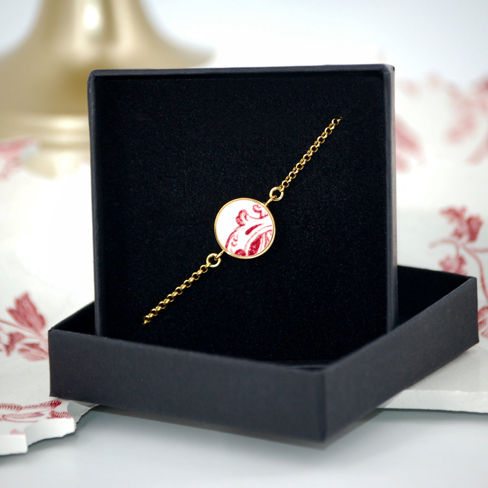 Bracelet ajustable "Volute en vieux rose", finition or