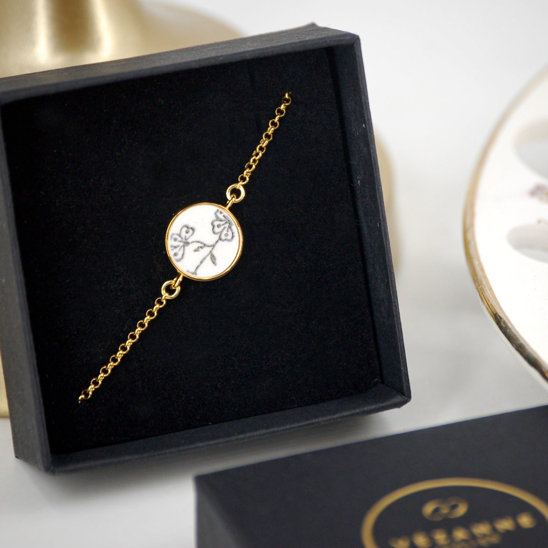 Bracelet ajustable "Délicates fleurs dorées", finition or