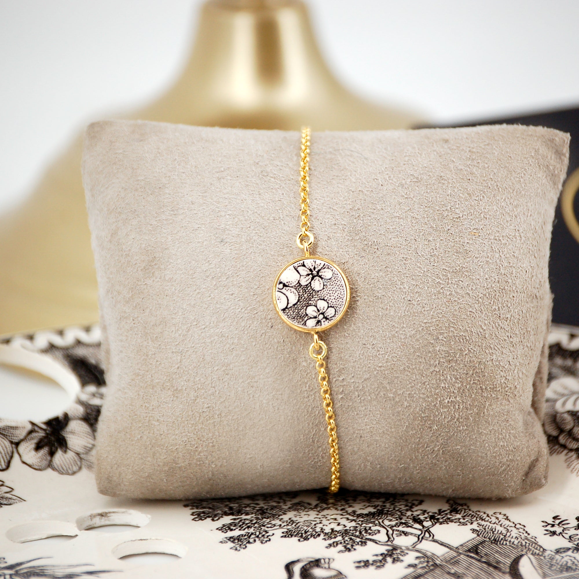 Bracelet ajustable "Petites fleurs", finition or